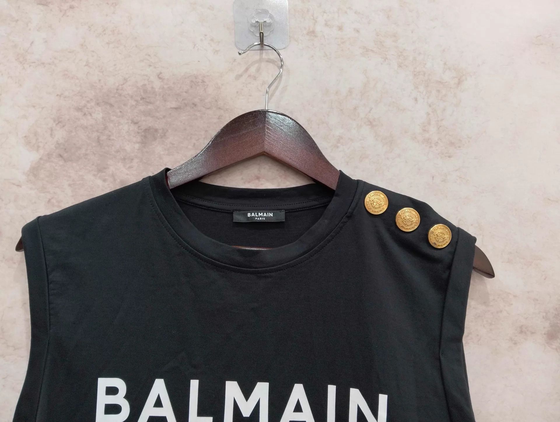 Balmain Balmain Black Gold Button Logo Short Sleeve Vest XS 95 New Size XS / US 0-2 / IT 36-38 - 6 Thumbnail