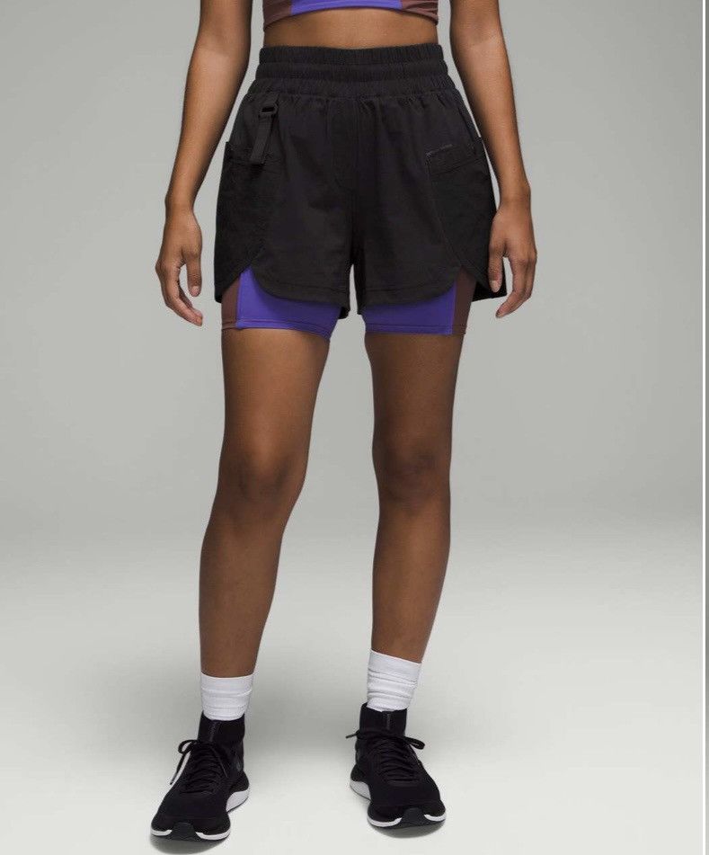 Lululemon Lululemon Drop-In Pocket High-Rise Hiking Short 4" Black 6 Size 28" / US 6 / IT 42 - 1 Thumbnail
