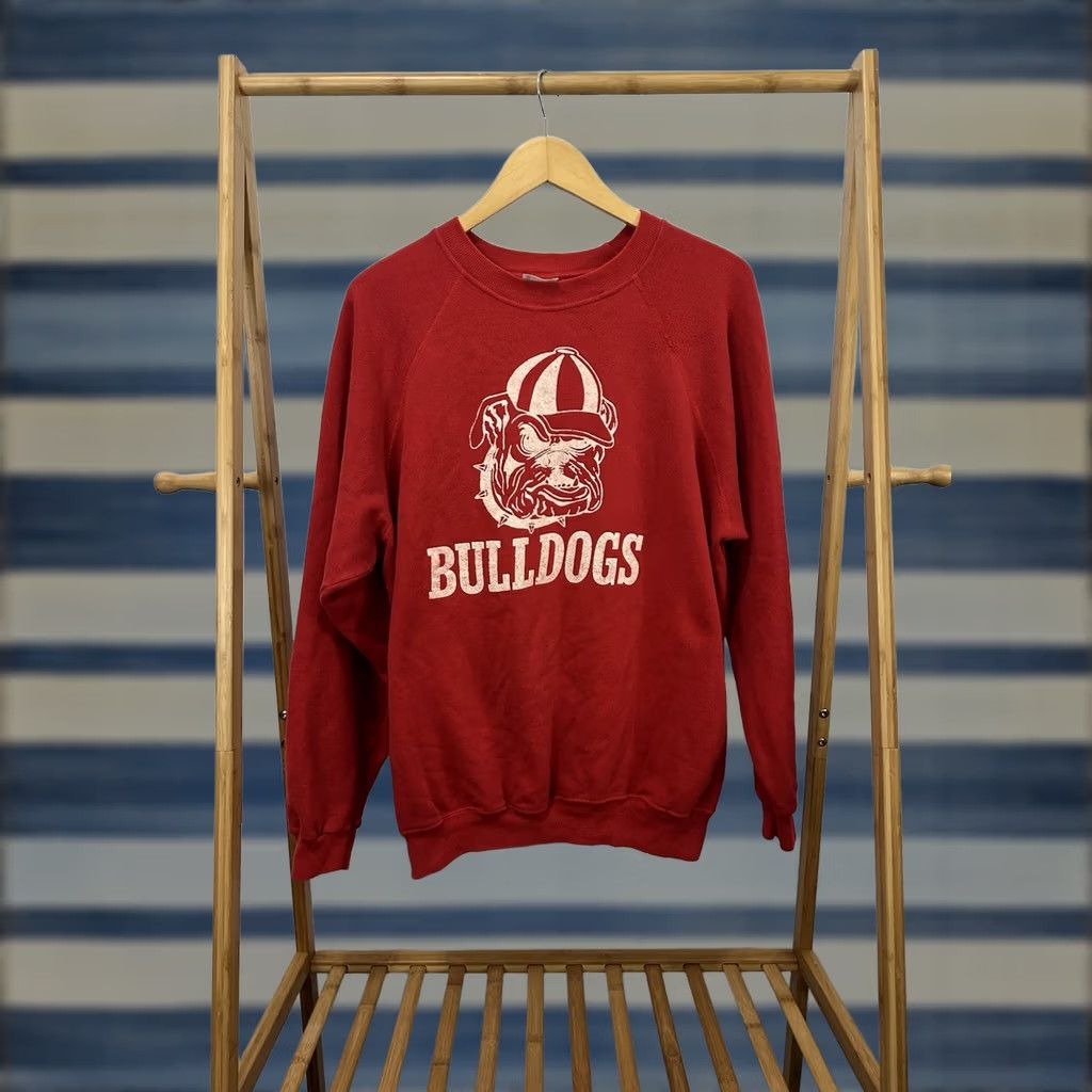Hanes VTG 80s University of Georgia Bull Dogs Raglan Soft Crewneck Sweatshirt XL Red Mens Pullover NCAA Football Hanes Sweatshirt Size US XL / EU 56 / 4 - 1 Thumbnail