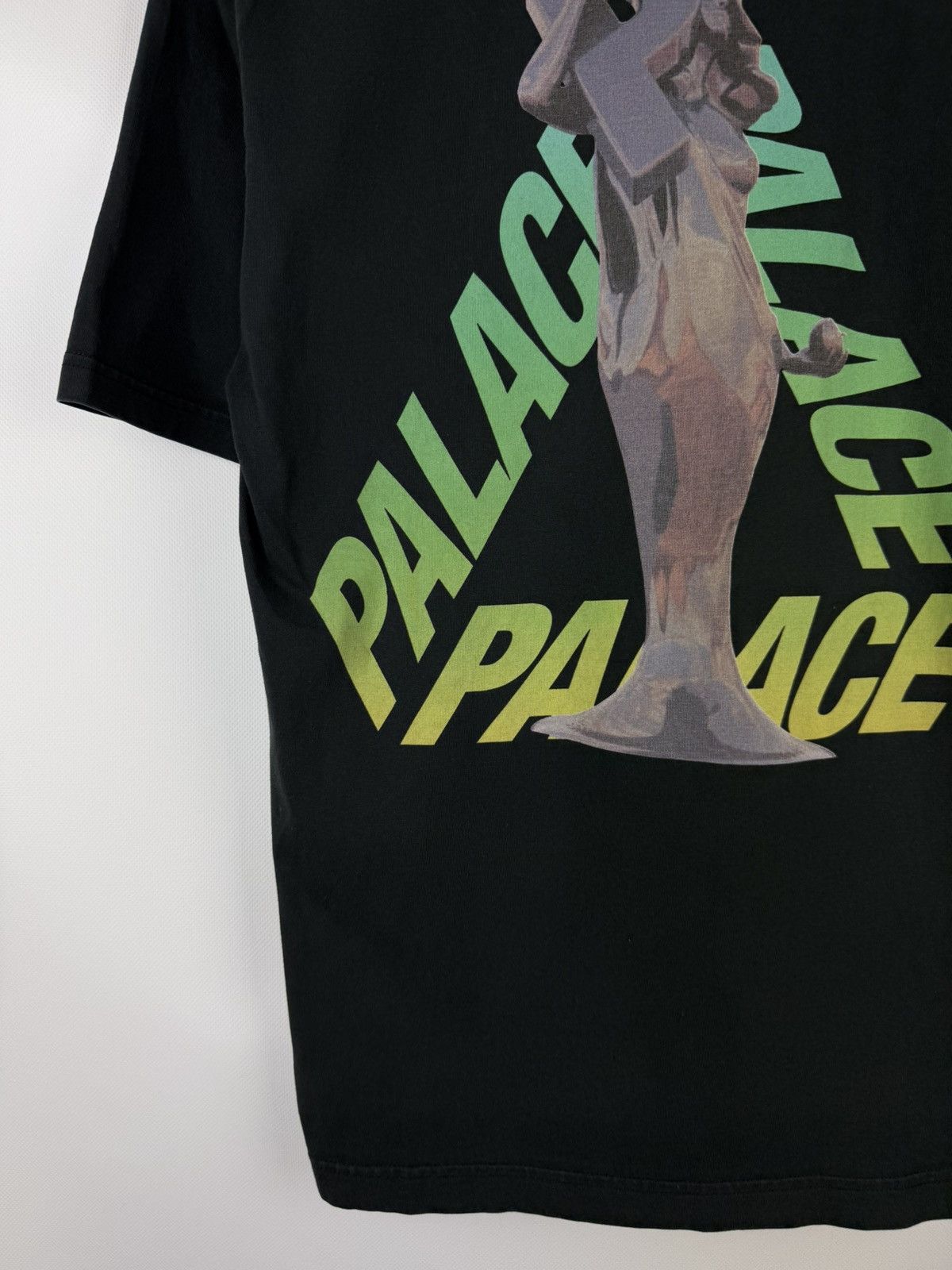 Palace Palace Skateboards Rolls P-3 Men’s Big Back Logo T Shirt Size US M / EU 48-50 / 2 - 7 Thumbnail