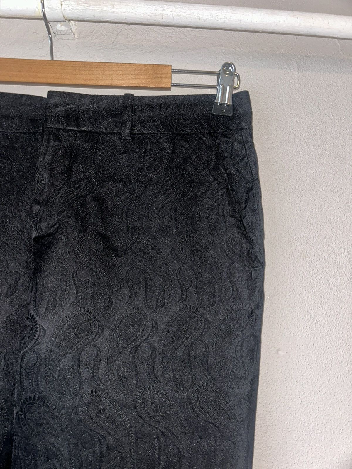 Gucci Gucci Black Silk Pants with Subtle Paisley Pattern - Size 42 Size 28" / US 6 / IT 42 - 4 Thumbnail
