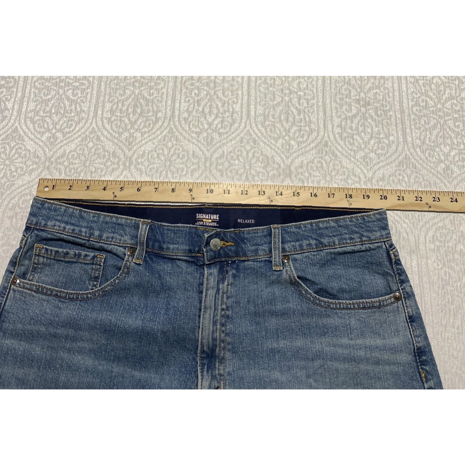 Vintage VINTAGE Levi Strauss Signature Jeans Mens 40x32 Light Wash Blue Straight Leg Relaxed Denim Cotton Zip Pockets 5-Pocket Mens Size US 40 / EU 56 - 7 Thumbnail