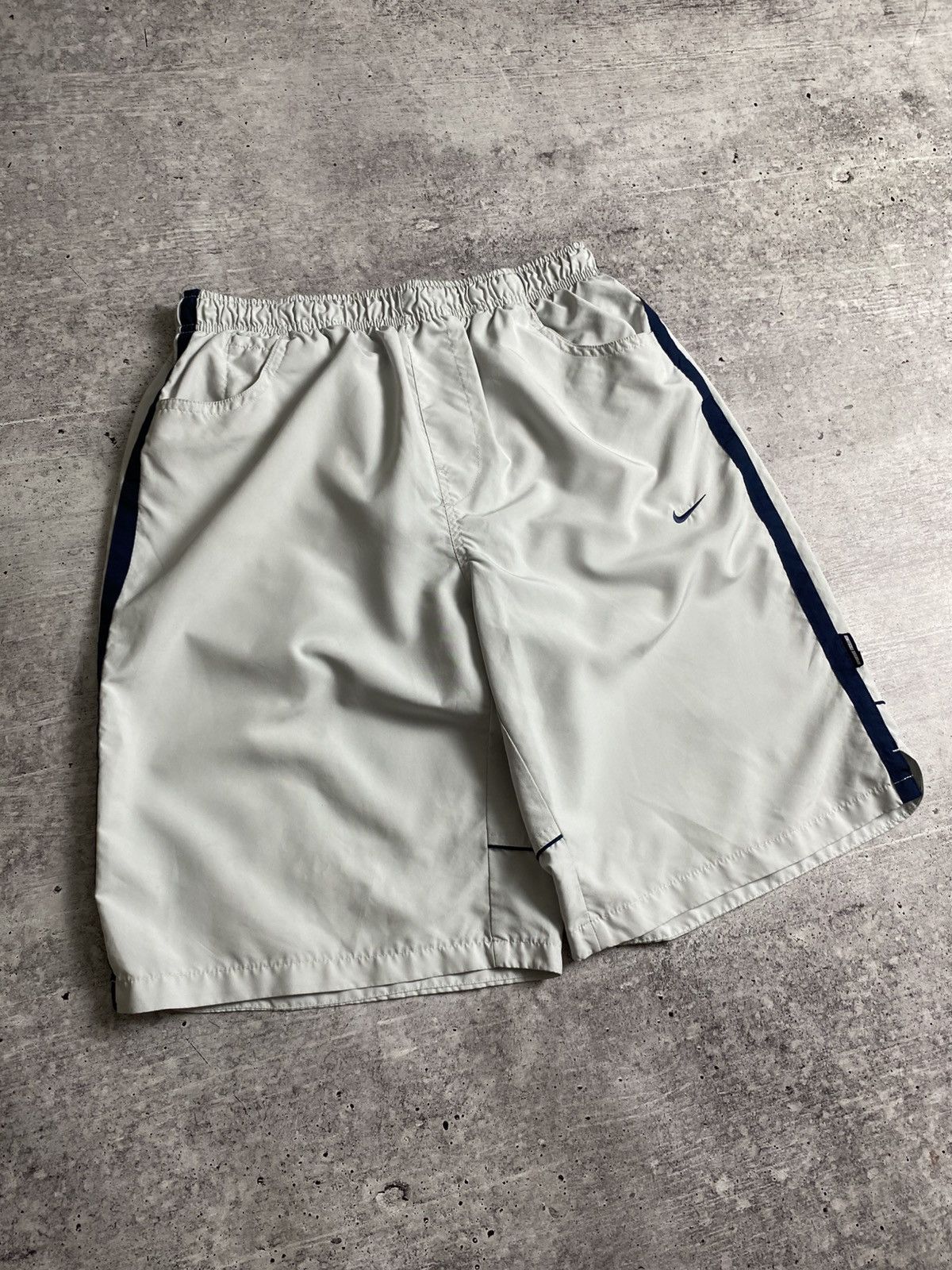 Nike Nike Vintage Shorts Size US 34 / EU 50 - 3 Thumbnail