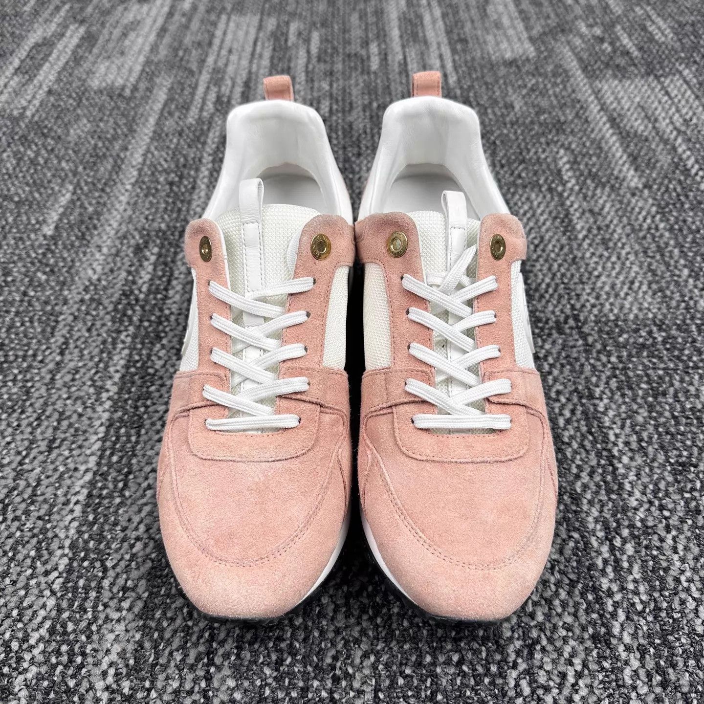 Louis Vuitton Louis Vuitton Run Away White & Pink Logo Sneaker 40 Size US 9.5 / IT 39.5 - 2 Thumbnail