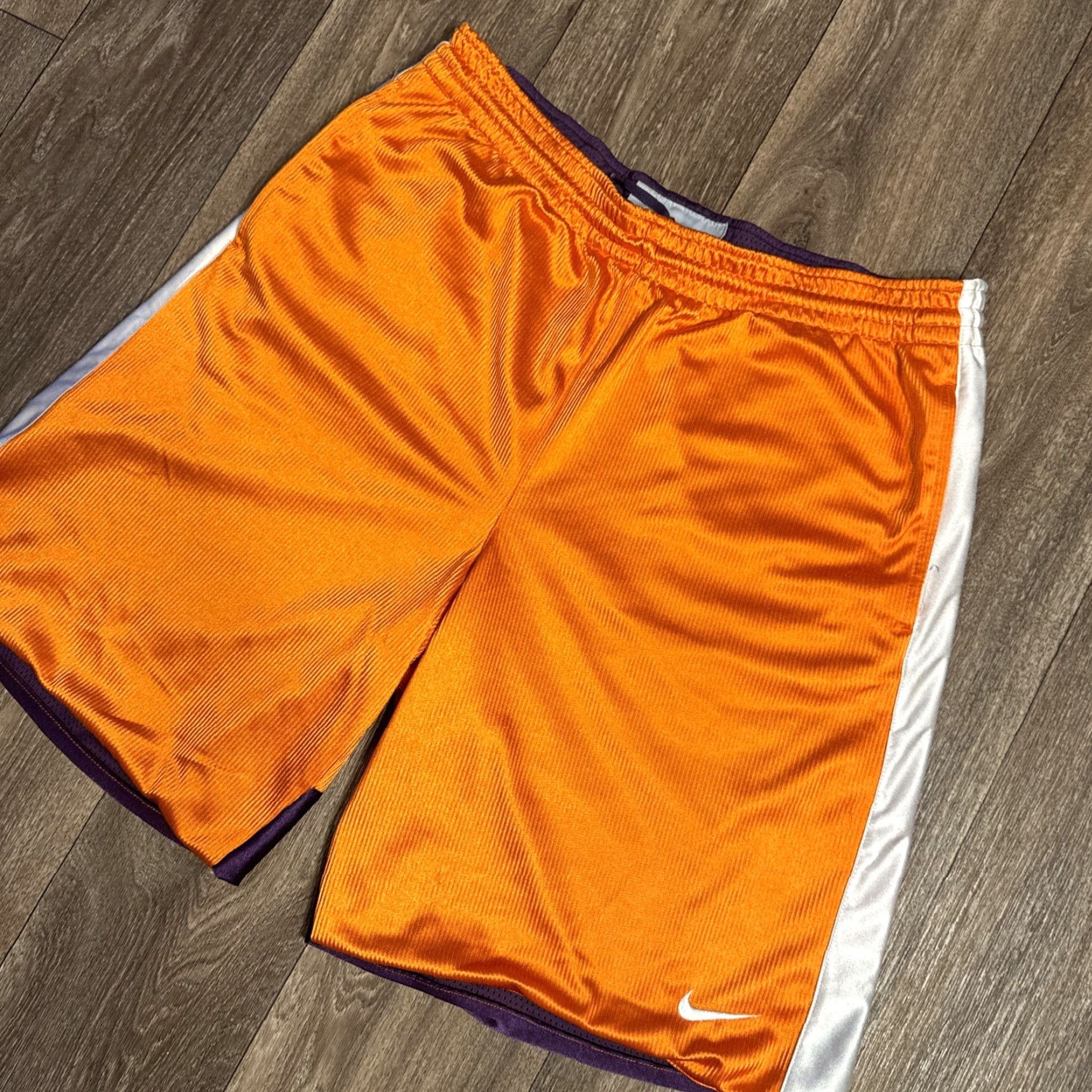 Nike VINTAGE Nike Reversible Basketball Athletic Shorts Orange Purple L/XL Mens Activewear 34” Waist 10” Inseam Size US 33 - 3 Thumbnail