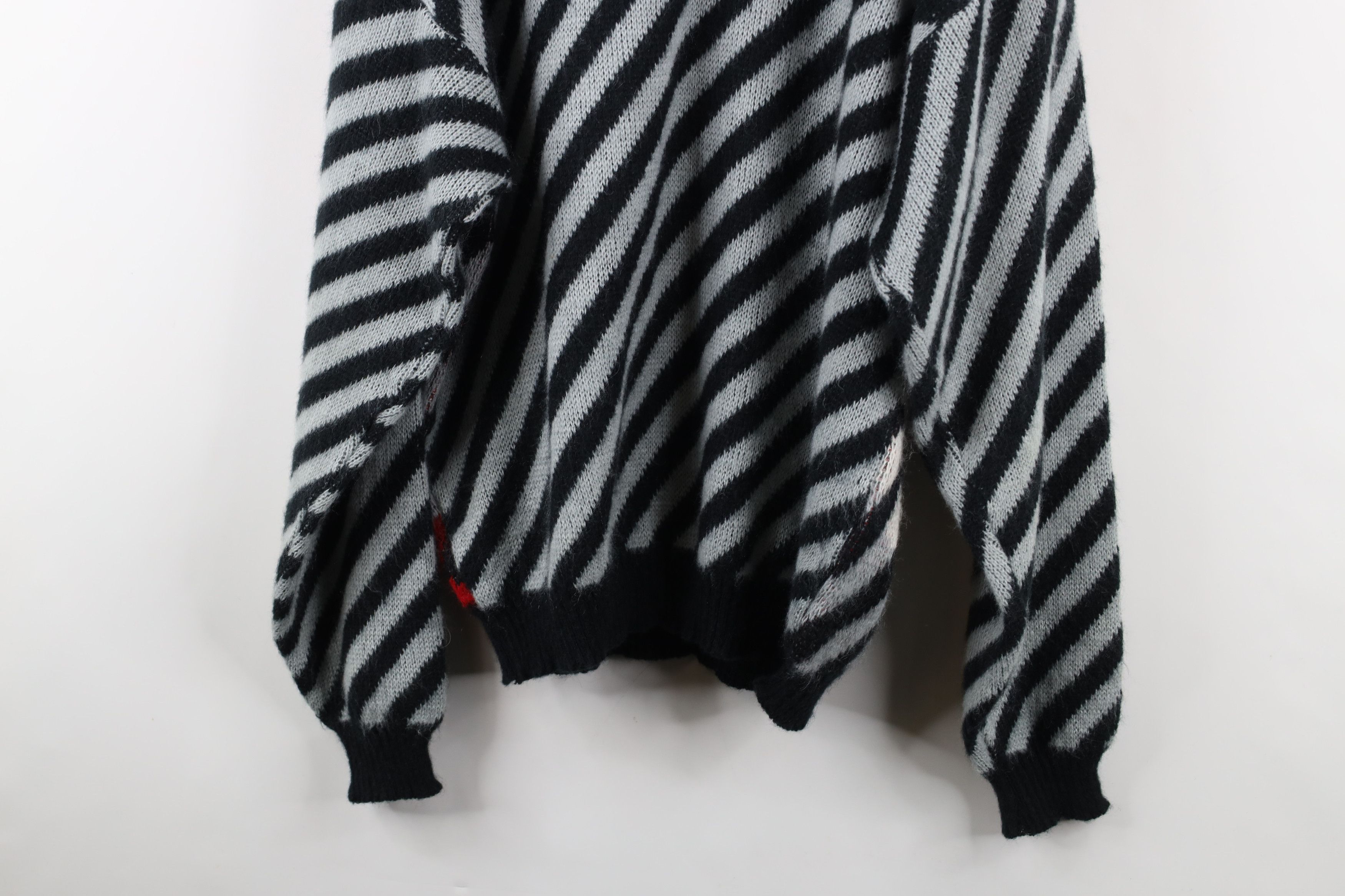 Vintage Vintage 90s Streetwear Blend Knit Cross Hatch Knit Sweater Size US L / EU 52-54 / 3 - 10 Thumbnail
