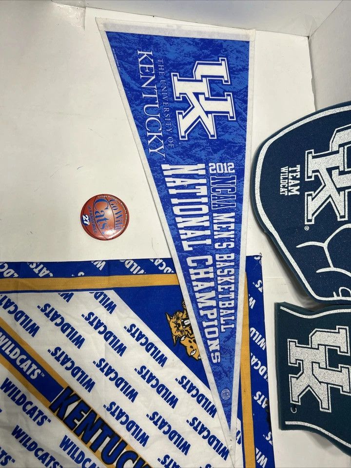 Vintage Vintage Kentucky Wildcats Foam Finger & lot UK University Size US M / EU 48-50 / 2 - 4 Thumbnail