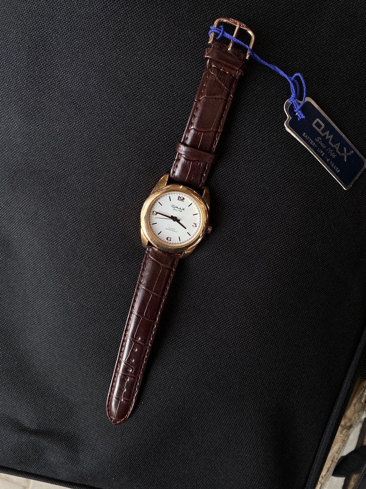 Vintage Omax Gold Quartz Watch | Swiss Design Size ONE SIZE - 11 Thumbnail