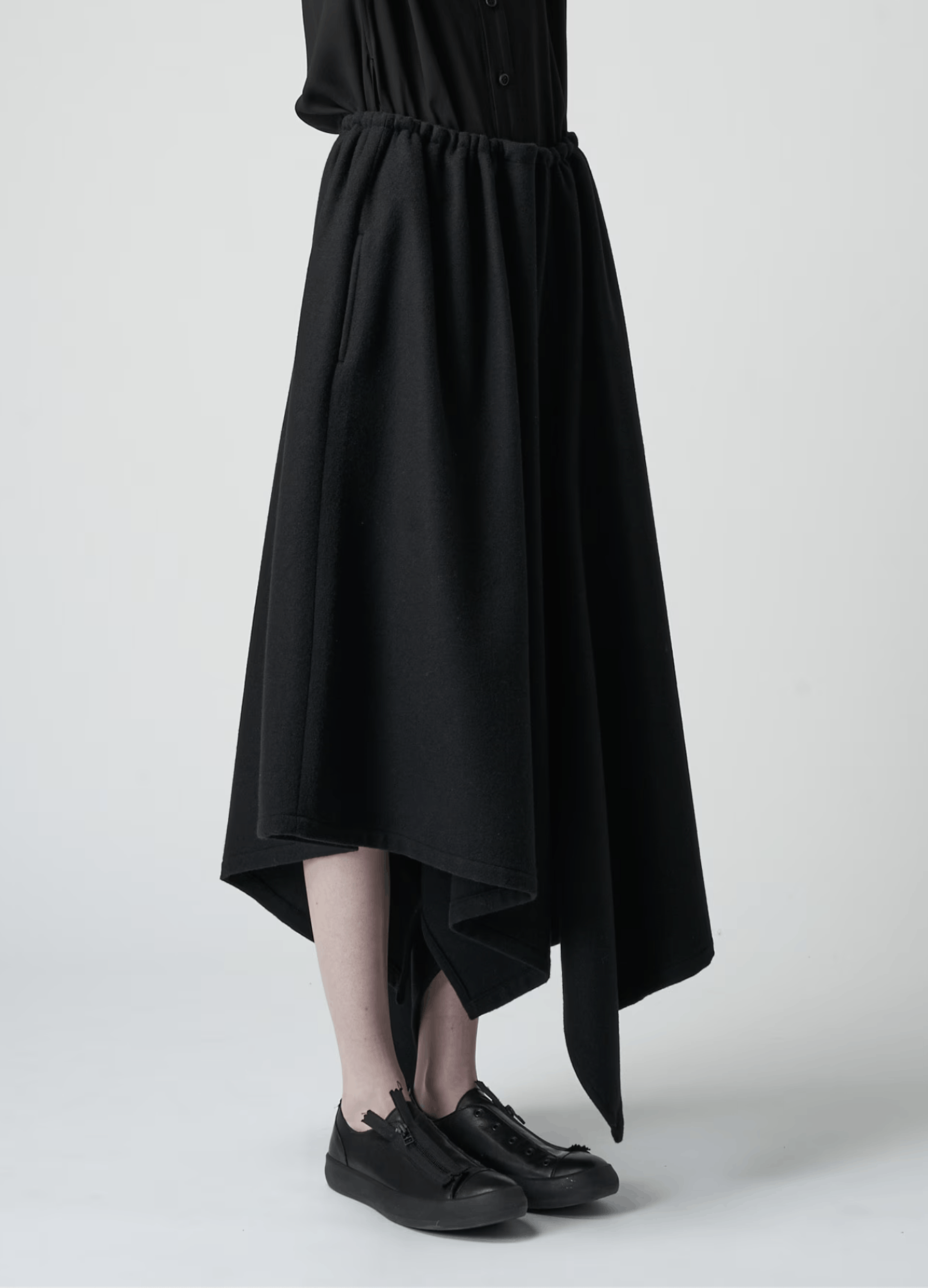 Yohji Yamamoto Yohji Yamamoto Femme - W/GABARDINE DRAWSTRING SKIRT Size 40" / US 18 - 12 Thumbnail