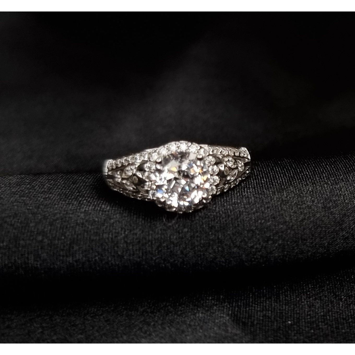 Vintage 925 Sterling Silver CZ Ring With Intricate Detailing & Spark Size ONE SIZE - 2 Thumbnail