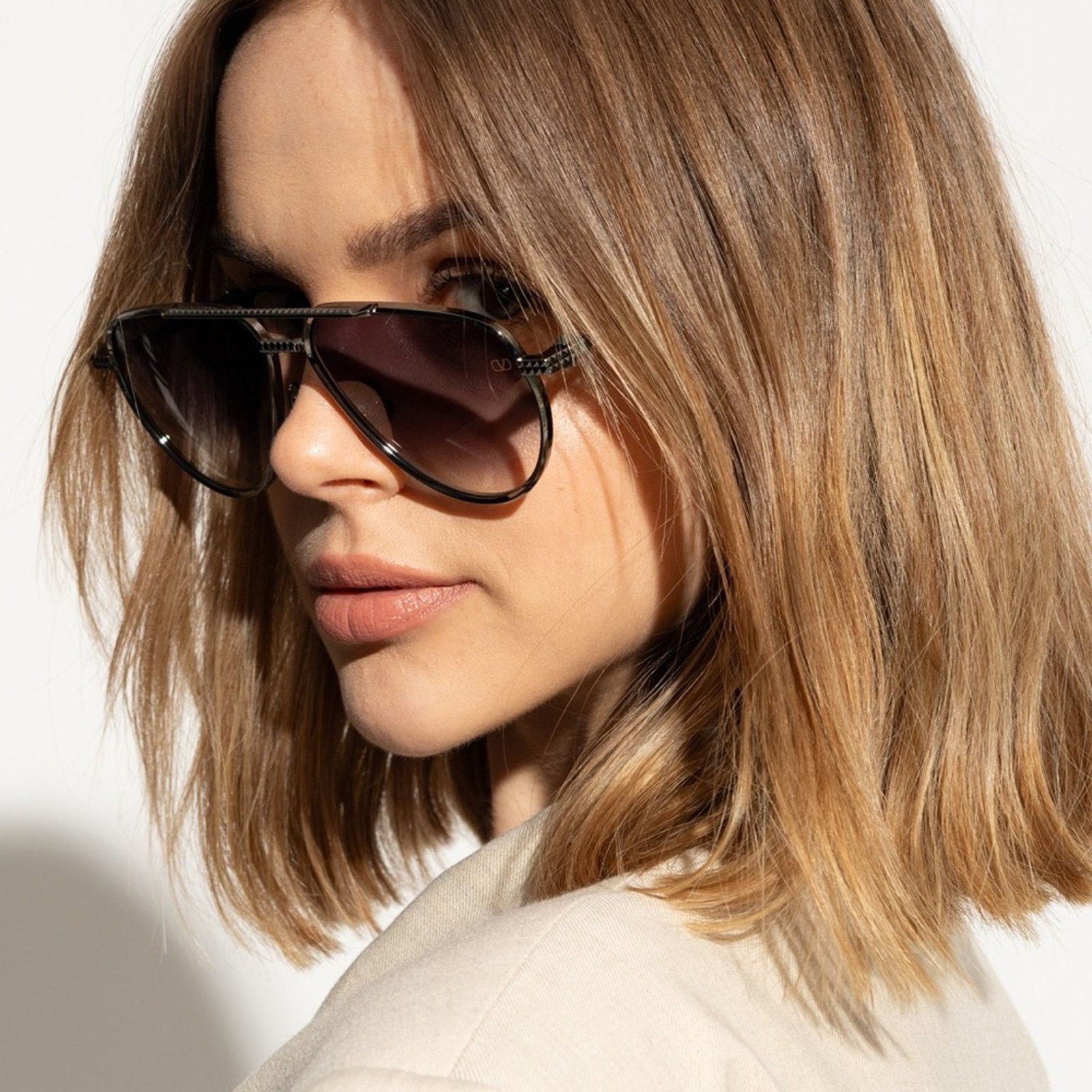 Valentino New! Valentino V STUD II VLS 133E Sunglasses, Authentic Size ONE SIZE - 5 Thumbnail
