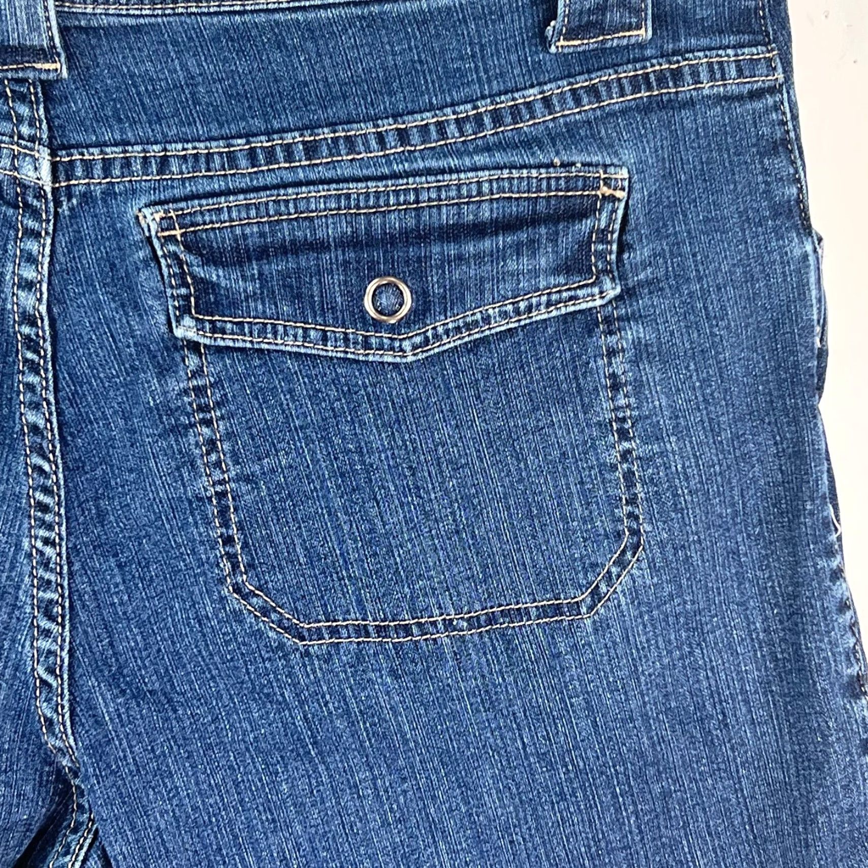 Lee Lee Comfort Waistband Stretch Chino Shorts - Women - Blue Denim - Size 36 - Regular - 10in Inseam - Cuffed Hem Size 25" / US 0 / IT 36 - 4 Thumbnail