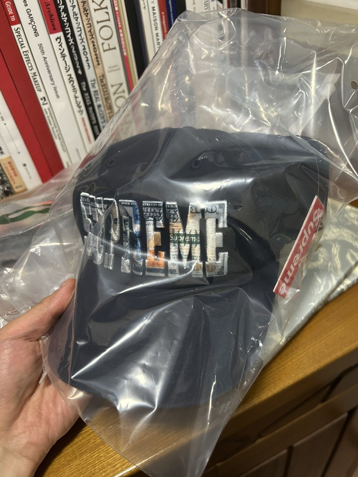 Supreme Supreme SS26 WEEK 1 Embroidered Money Logo 6-Panel Size ONE SIZE - 4 Thumbnail