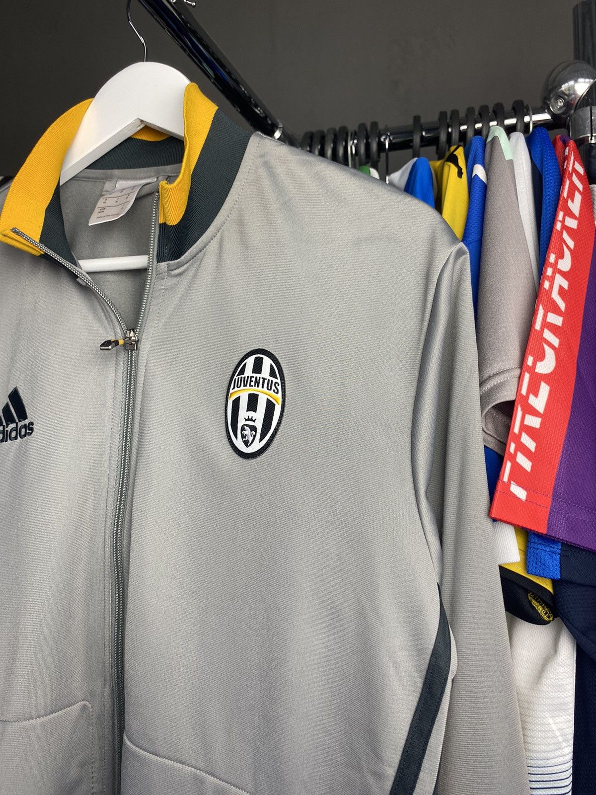 Adidas 2016/17 ADIDAS JUVENTUS TRACK SOCCER JACKET Size US M / EU 48-50 / 2 - 4 Thumbnail
