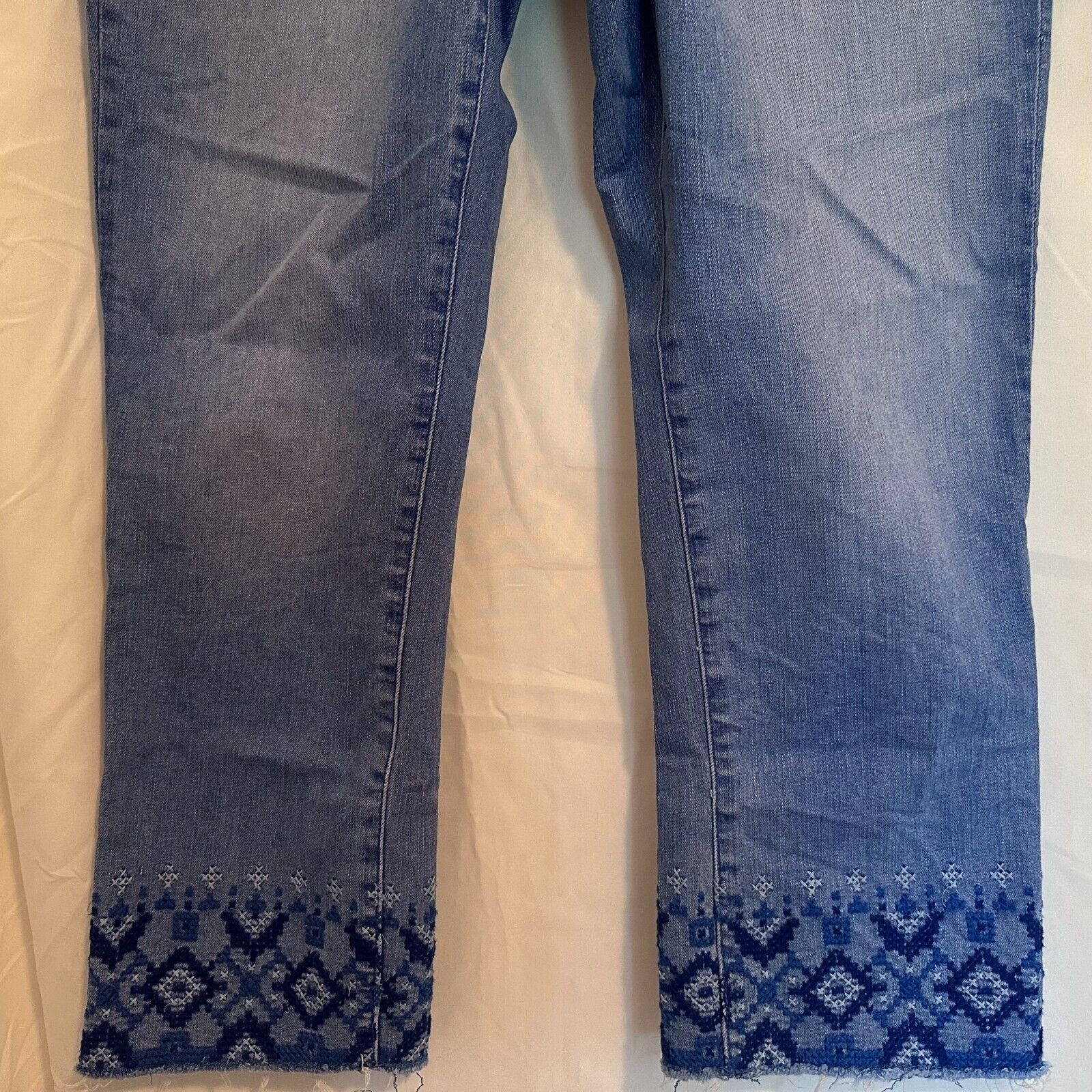 Lauren Ralph Lauren Lauren "Ralph Lauren" Embroidered Hem Cropped Blue Jeans Sz8 Size 29" - 6 Thumbnail