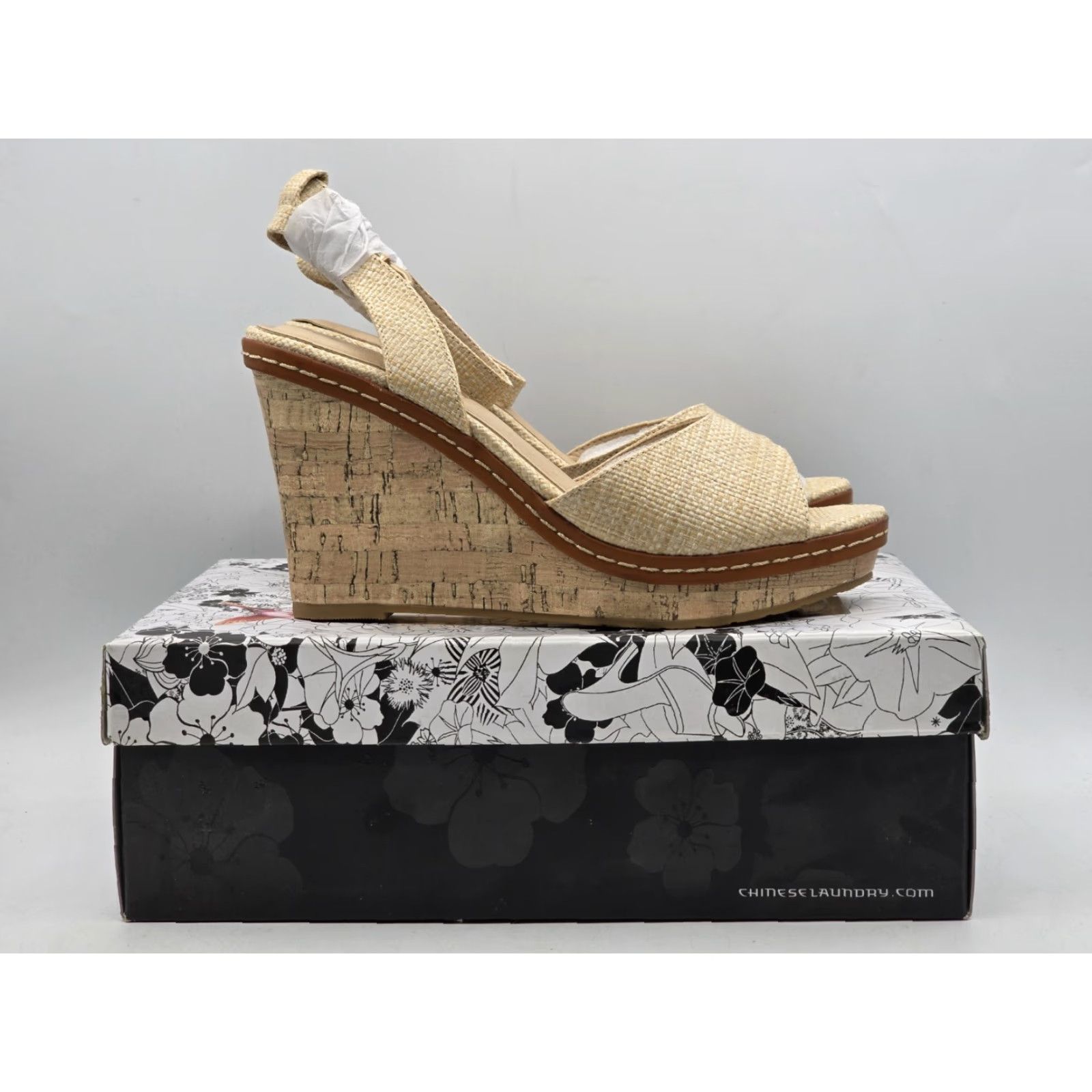 Vintage CL by Laundry Beaming Cloud Patent Wedge Sandal, Natural, 7.5 Women’s Sandal, Beaming Cloud Patent, Cork Upper, Wedge Heel, 7.5 Adult Womens Size US 8 / IT 38 - 4 Thumbnail