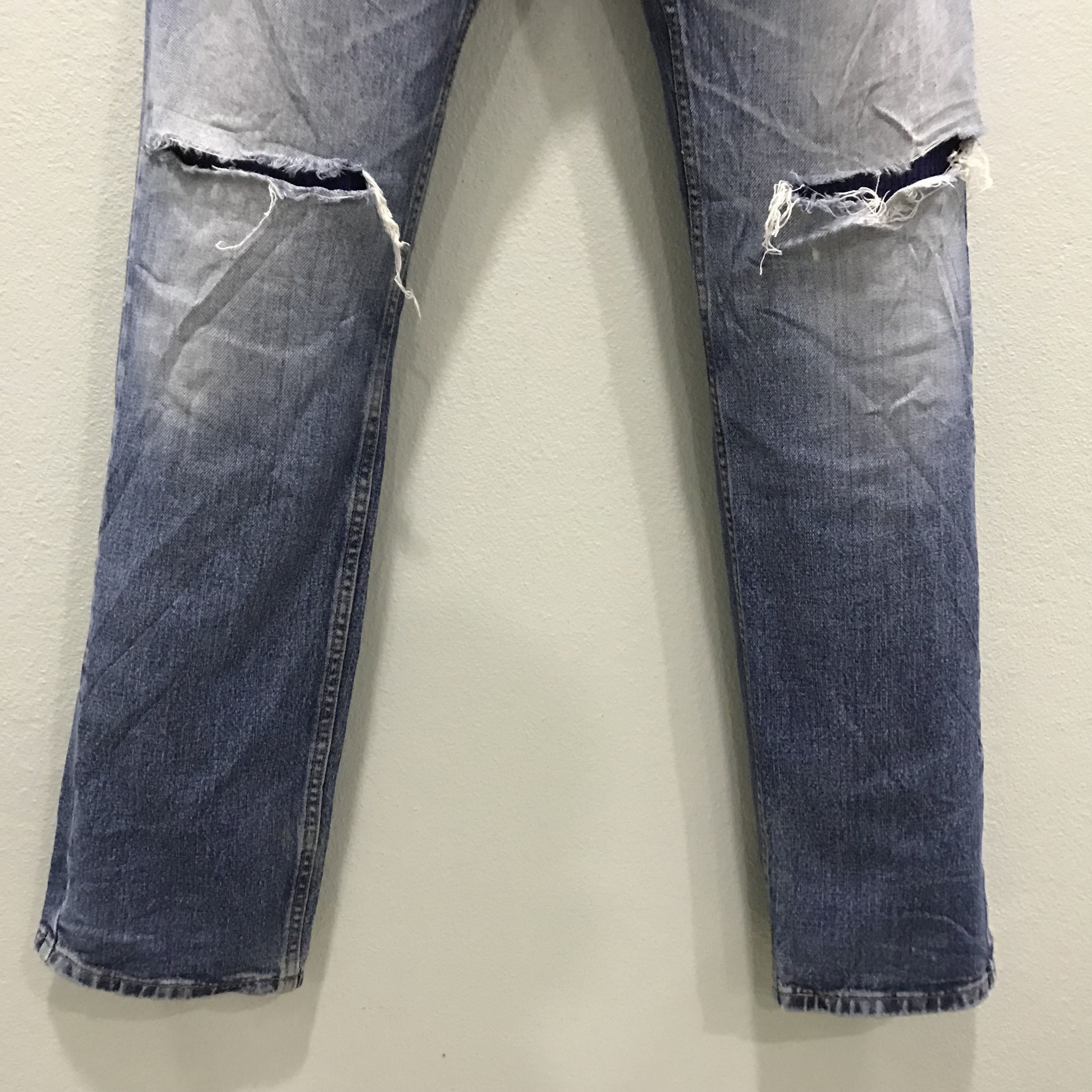 Levi's Vintage Levi's 505 Jeans Distressed Ripped Knees 90s Style Size US 30 / EU 46 - 4 Thumbnail