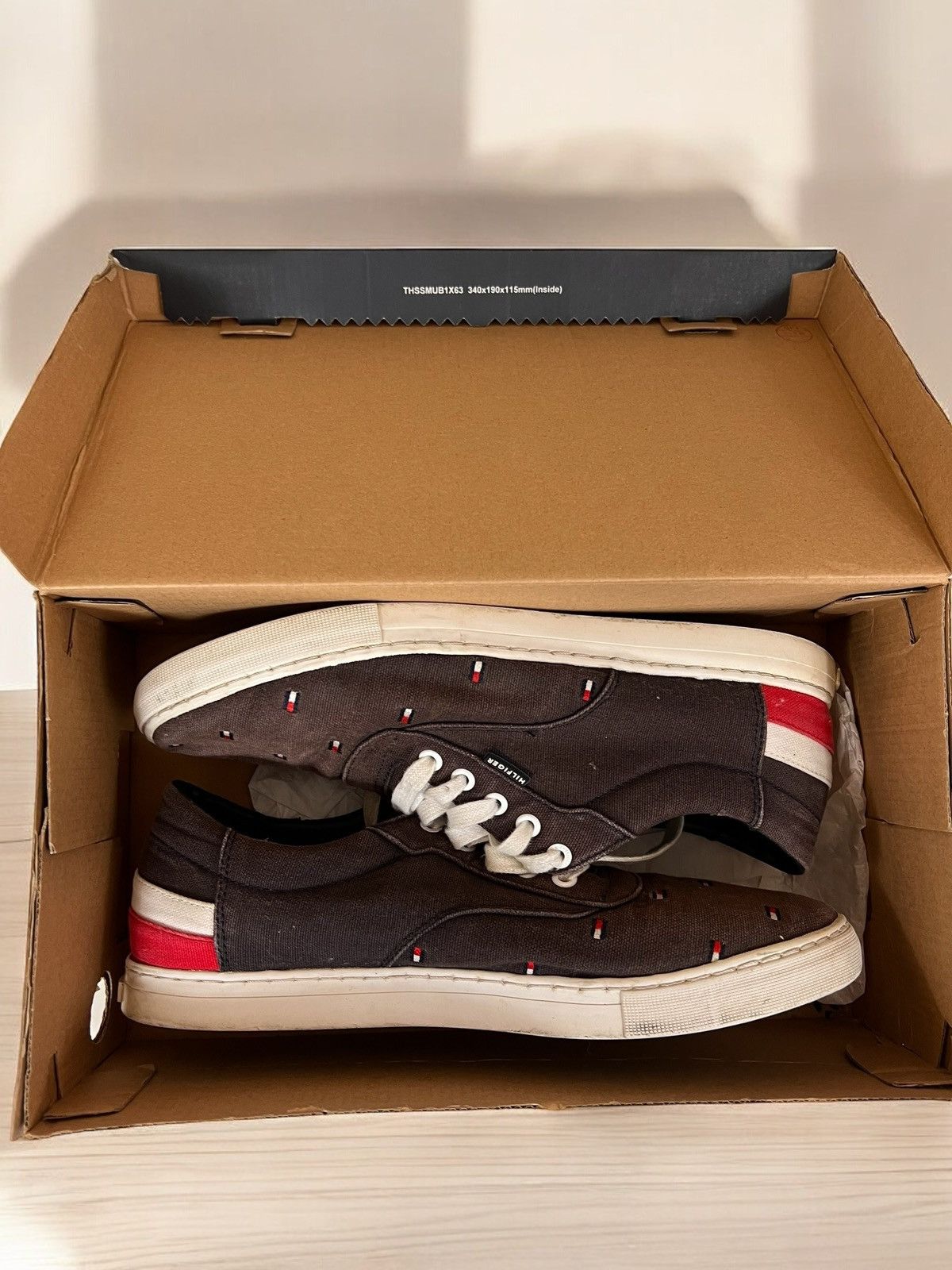 Tommy Hilfiger Tommy Hilfiger low trainers size 44 Size US 11 / EU 44 - 9 Thumbnail