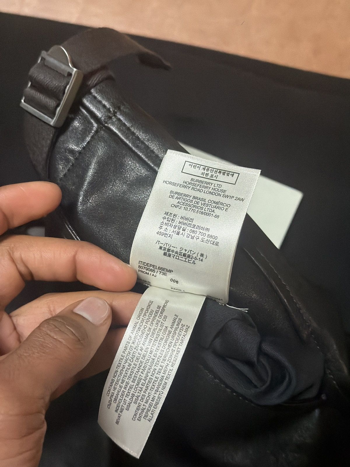 Burberry $5,900 pleated Leather baggy adjustable pant Size US 36 / EU 52 - 7 Thumbnail