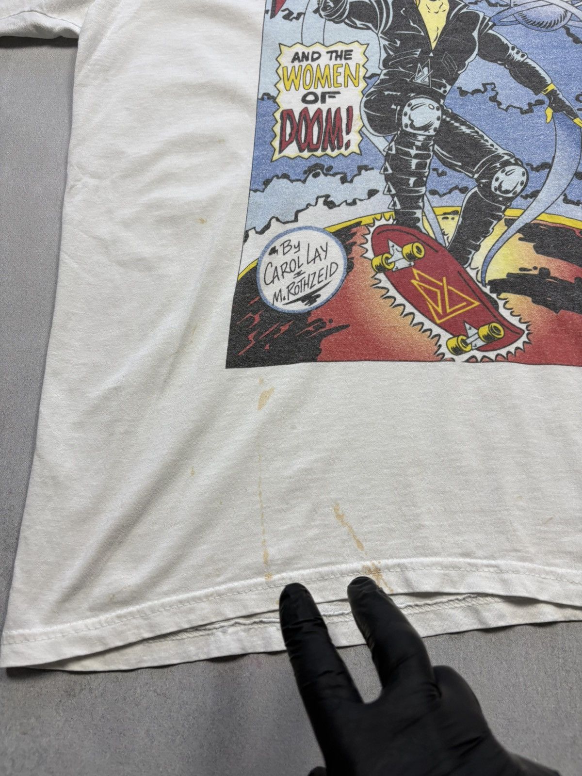 Band Tees Vintage 00s Def Leppard Hysteria Women Of Doom Tee Band Rare Size US XL / EU 56 / 4 - 5 Thumbnail