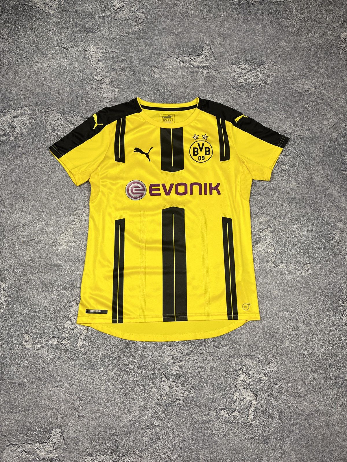 Puma × Vintage 2016 - 2017 Borussia Dortmund cup shirt Jersey Soccer Size US S / EU 44-46 / 1 - 1 Thumbnail