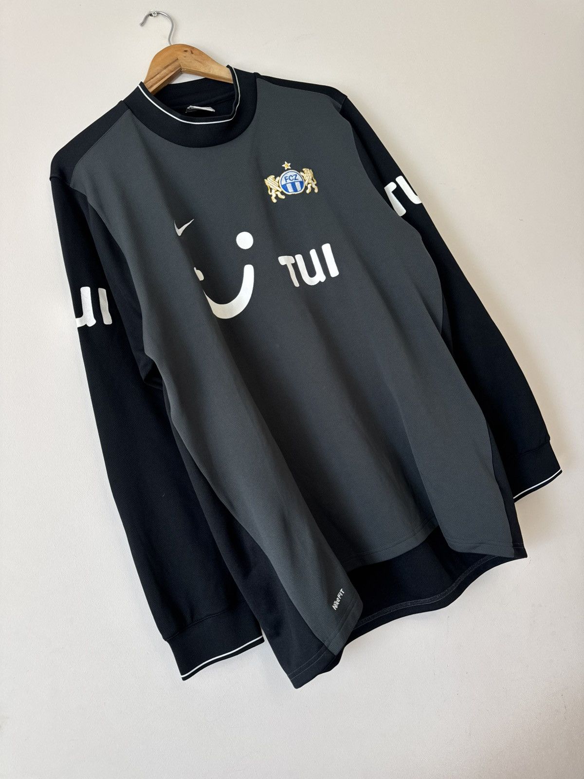 Nike Vintage Zurich FC 2009-2010 Away Goalkeeper Soccer Jersey Size US XL / EU 56 / 4 - 4 Thumbnail