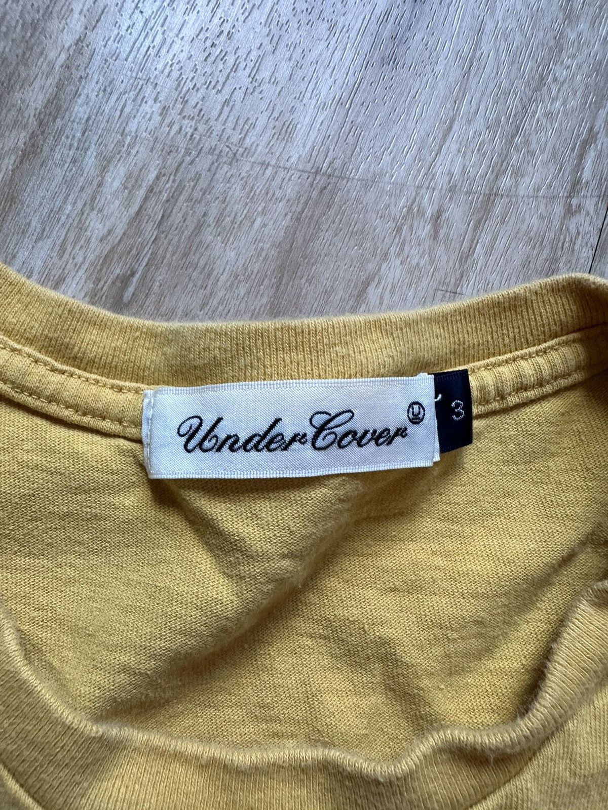 Undercover Undercover Yellow Gothic Text Tee Size US S / EU 44-46 / 1 - 3 Thumbnail