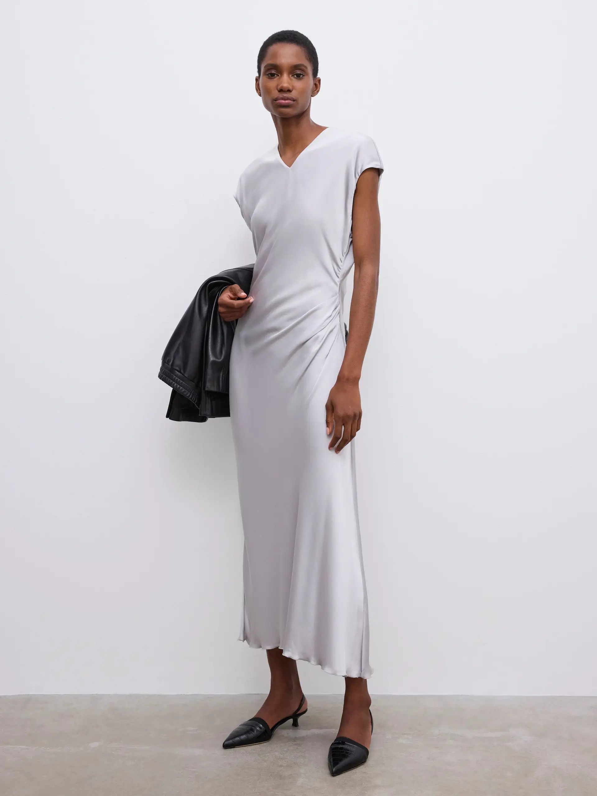Dagmar Dagmar Fluid v-neck dress Dress Size M / US 6-8 / IT 42-44 - 1 Thumbnail