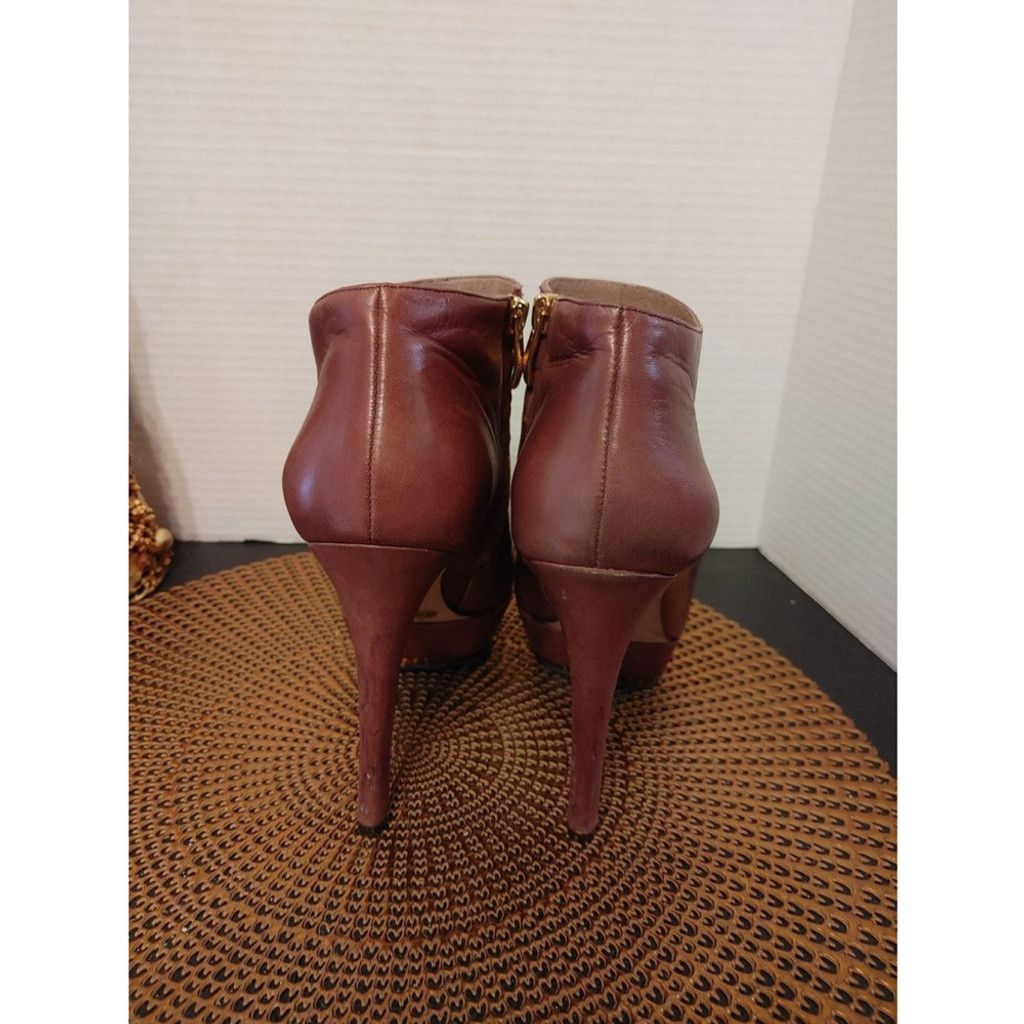 Vince Camuto Vince Camuto Elvin Italian Leather Heels Size 9B Size US 9 / IT 39 - 4 Thumbnail