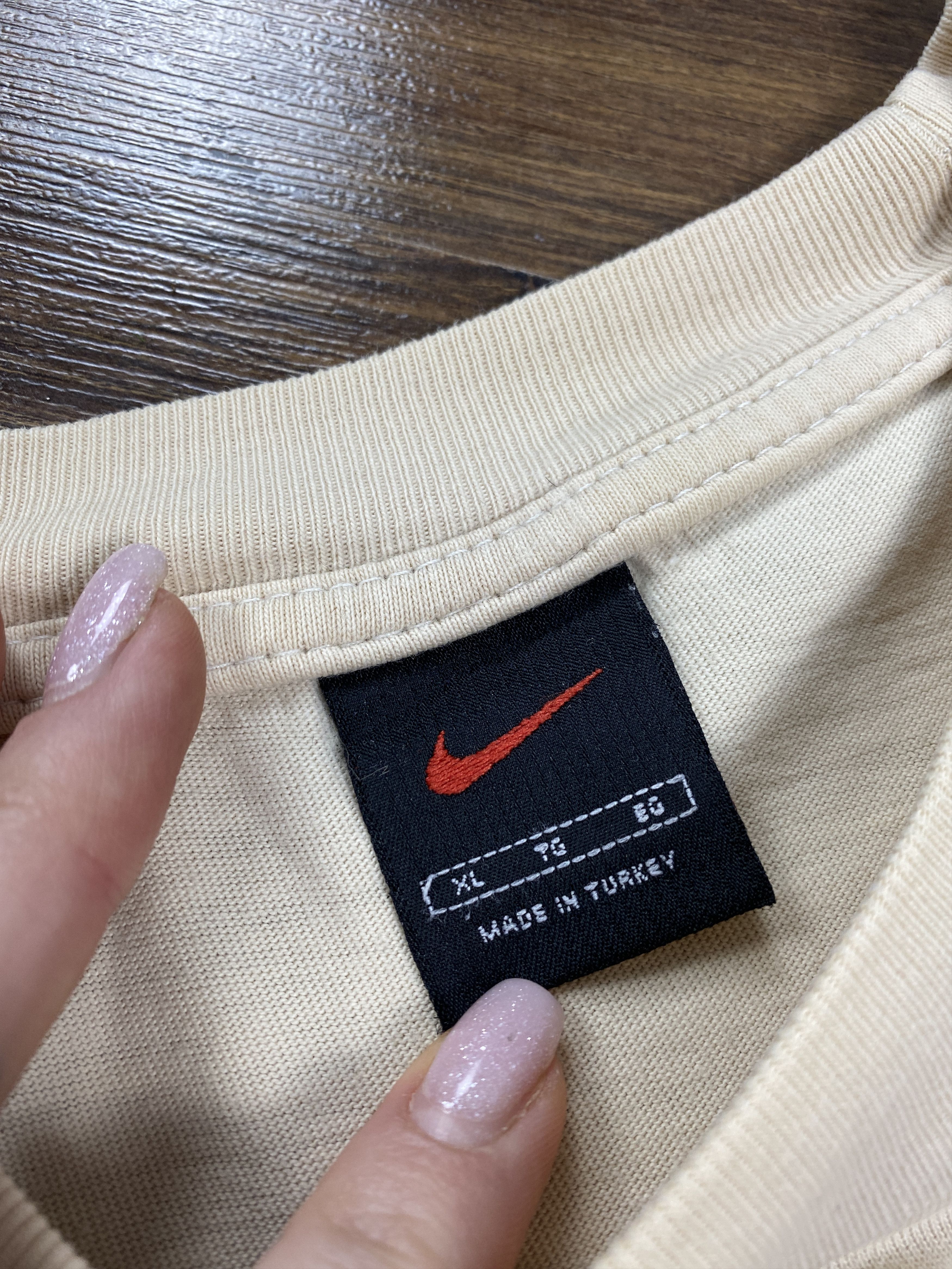 Nike Nike Vintage mini swoosh distreseed t-shirt y2k Size US XL / EU 56 / 4 - 5 Thumbnail