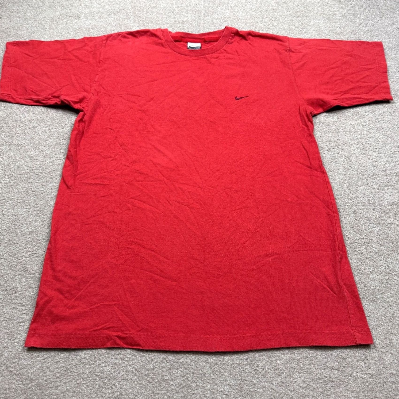 Nike Vintage Nike T Shirt Size L Red Short Sleeve Performance Lightweight Y2K Men's Size US L / EU 52-54 / 3 - 4 Thumbnail