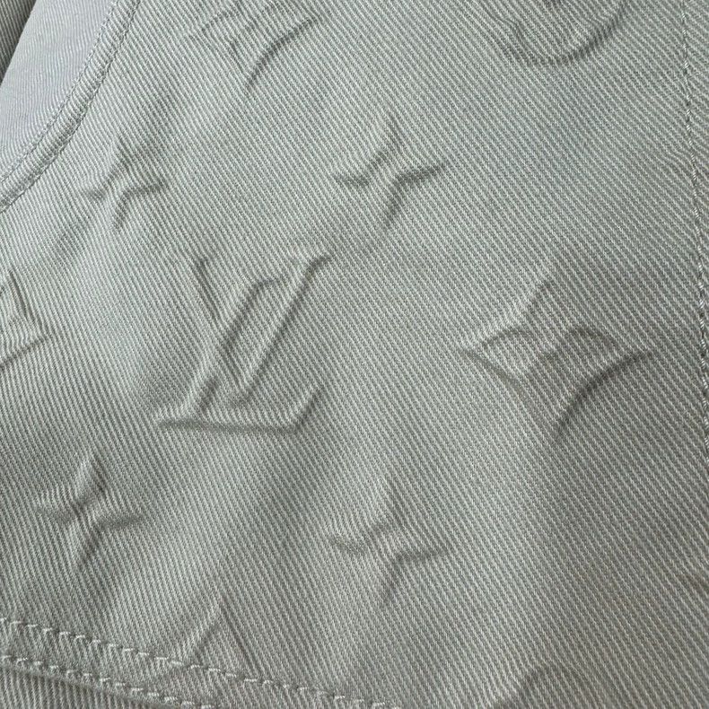 Louis Vuitton Louis Vuitton White embossed LOGO logging jacket Size US S / EU 44-46 / 1 - 3 Thumbnail