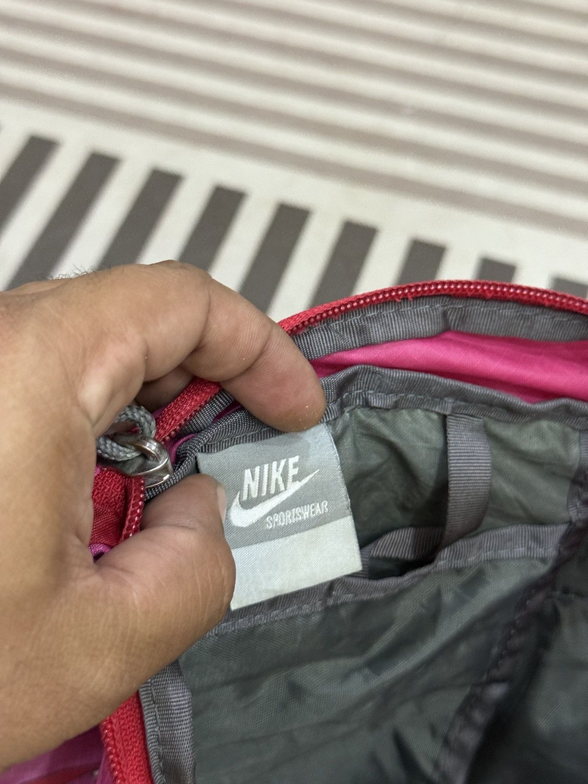 Nike 🔥🔥🔥ARCHIVE NIKE CROSSBODY BAG Size ONE SIZE - 10 Thumbnail