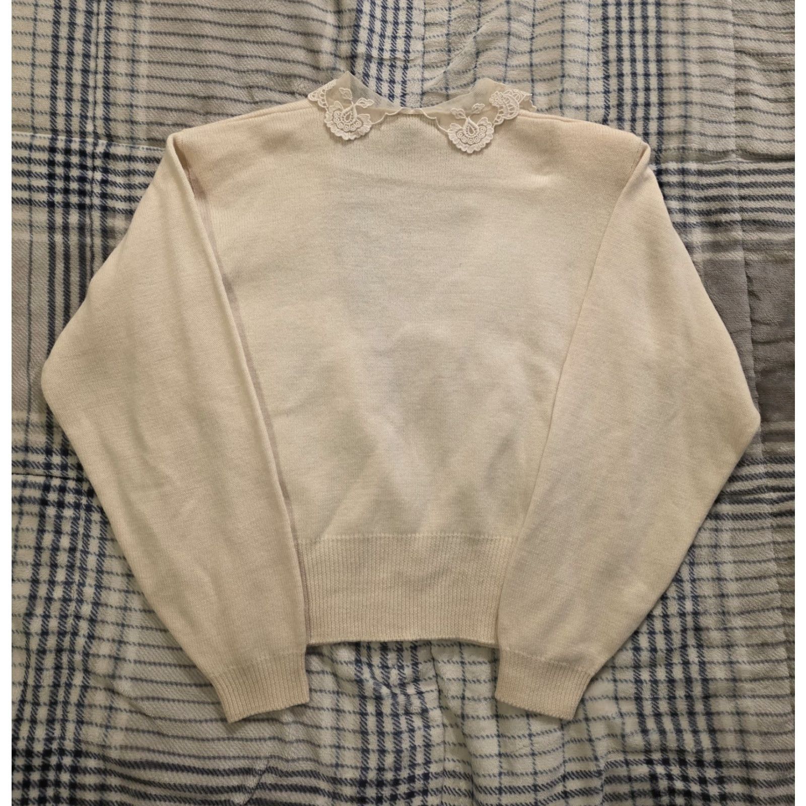 Vintage VINTAGE Herman Geist Cardigan Sweater Women L Ivory 100% Wool Lace Trim V-Neck 90s Classic Size L / US 10 / IT 46 - 2 Thumbnail
