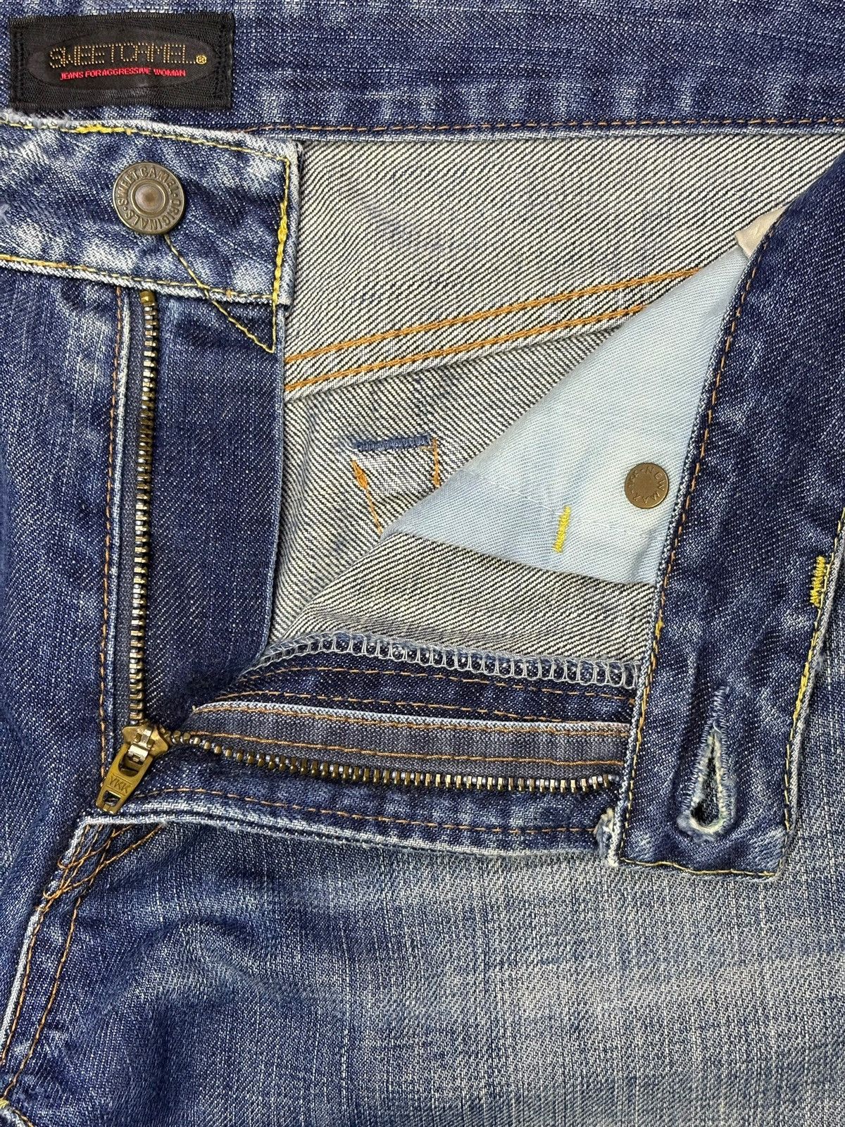 Japanese Brand Vintage Japanese Brand Faded Wash Distressed Ripped Jeans Size US 32 / EU 48 - 9 Thumbnail