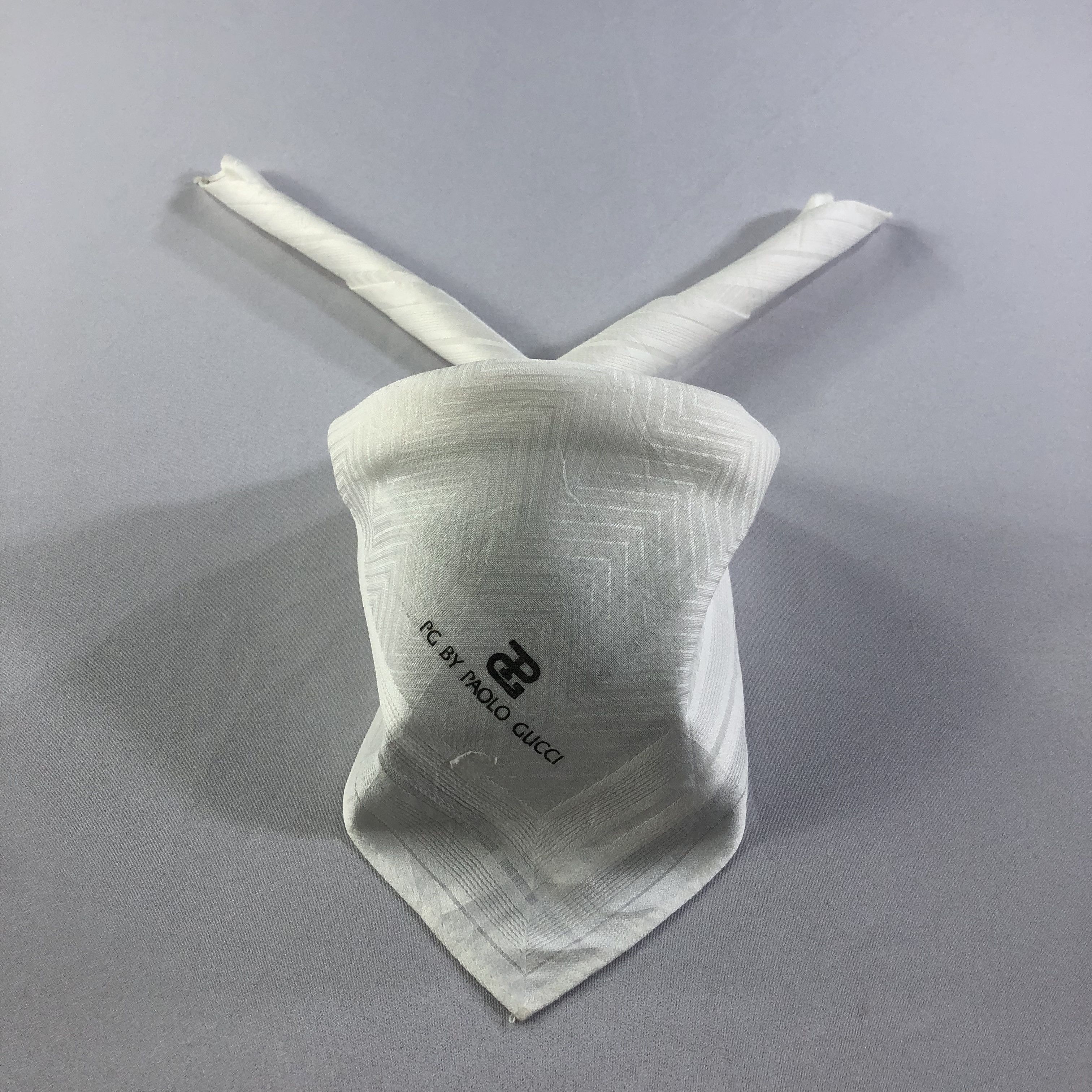 Paolo Gucci Paolo Gucci White Handkerchief Neckerchief Bandana H2144 Size ONE SIZE - 1 Thumbnail
