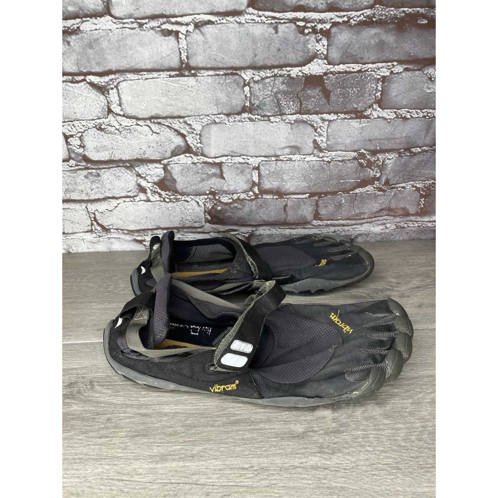Vibram Vibram FiveFingers Black Synthetic Barefoot Running Shoes Me Size US 13 / EU 46 - 15 Thumbnail