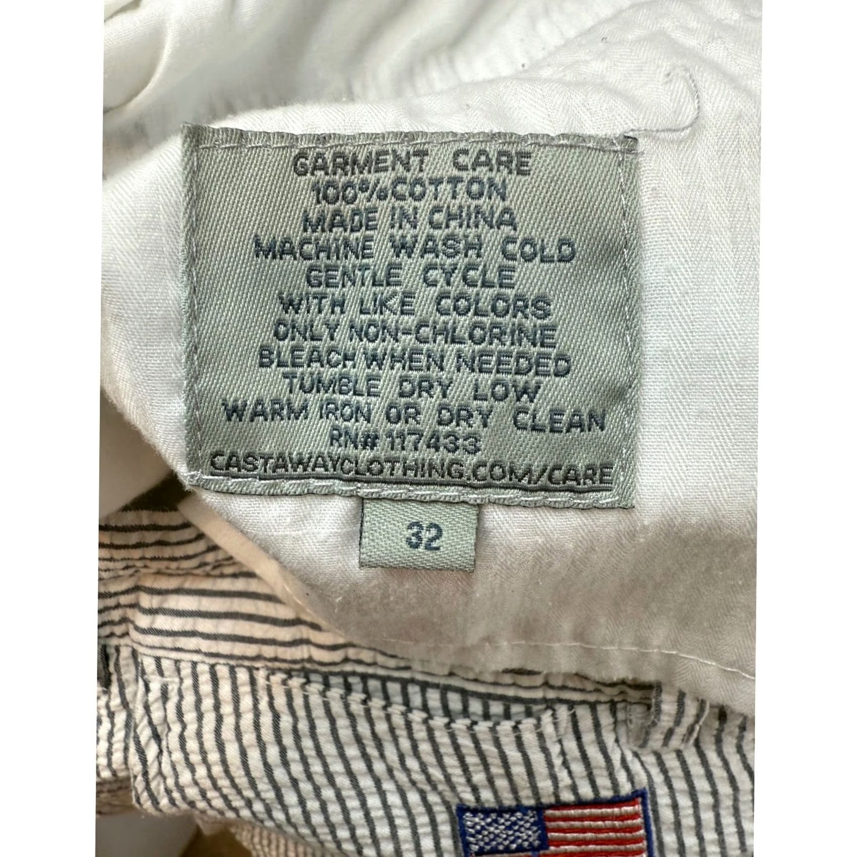 min Castaway Nantucket Island Men Shorts Size 32 Striped Flag USA