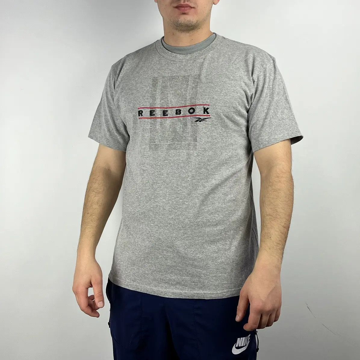 Reebok Reebok Tshirt embroidered size Medium Size US M / EU 48-50 / 2 - 1 Thumbnail