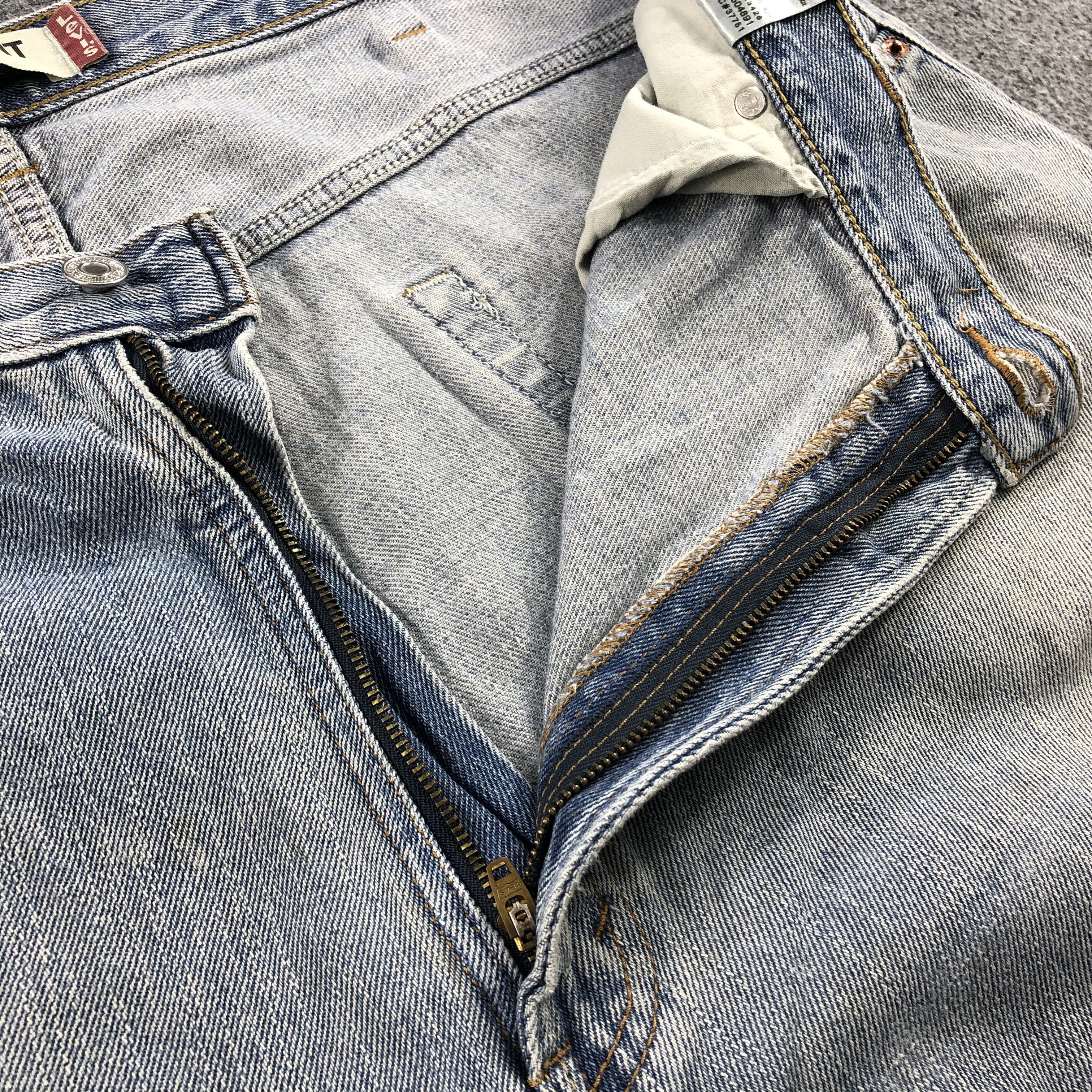 Levi's Vintage Light Wash Levis 550 Jeans-J1502 Size US 34 / EU 50 - 10 Thumbnail