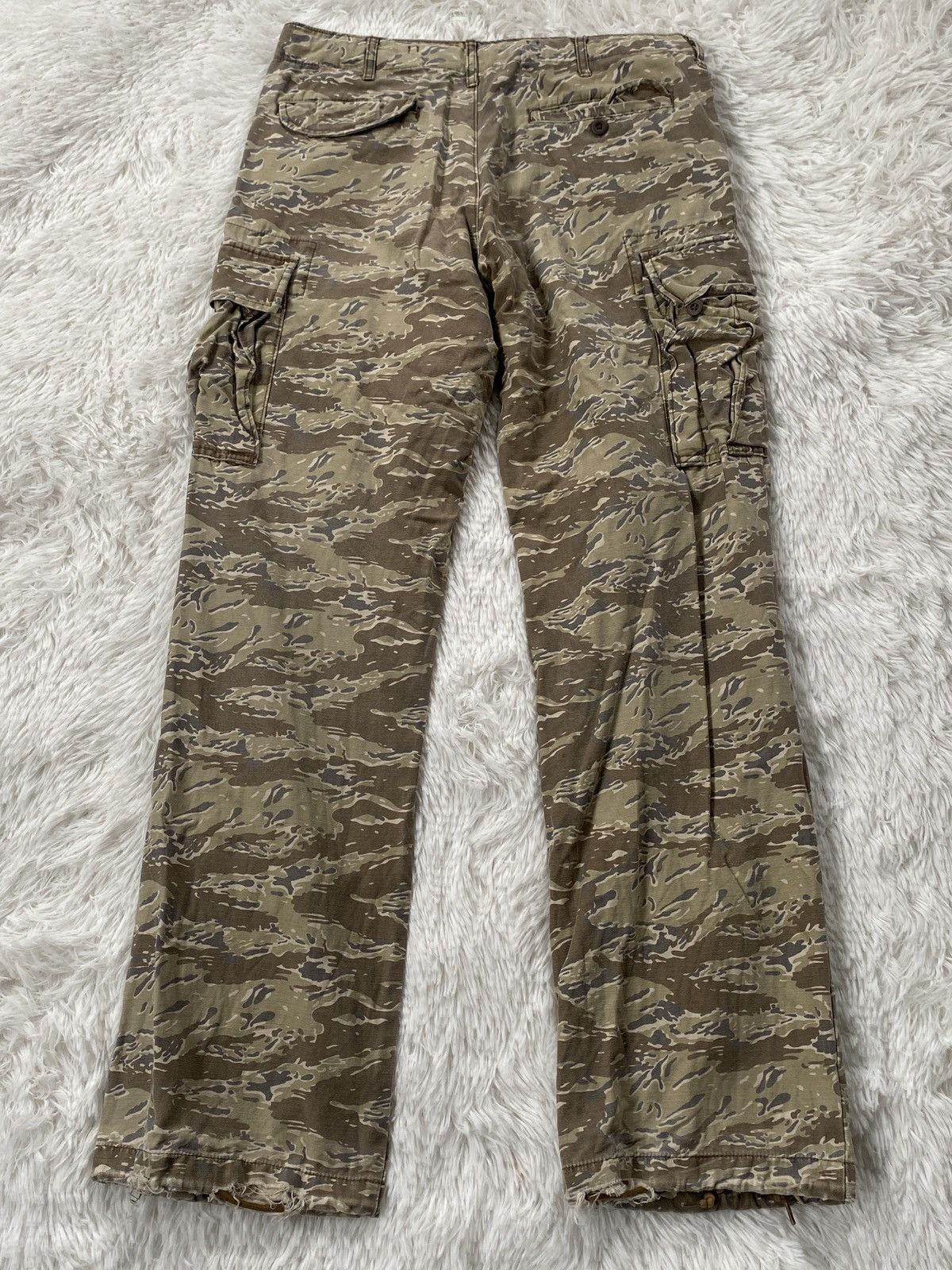 Uniqlo NICE🔥UNIQLO Tiger Stripe Camo Military Cargo pant Size US 32 / EU 48 - 11 Thumbnail