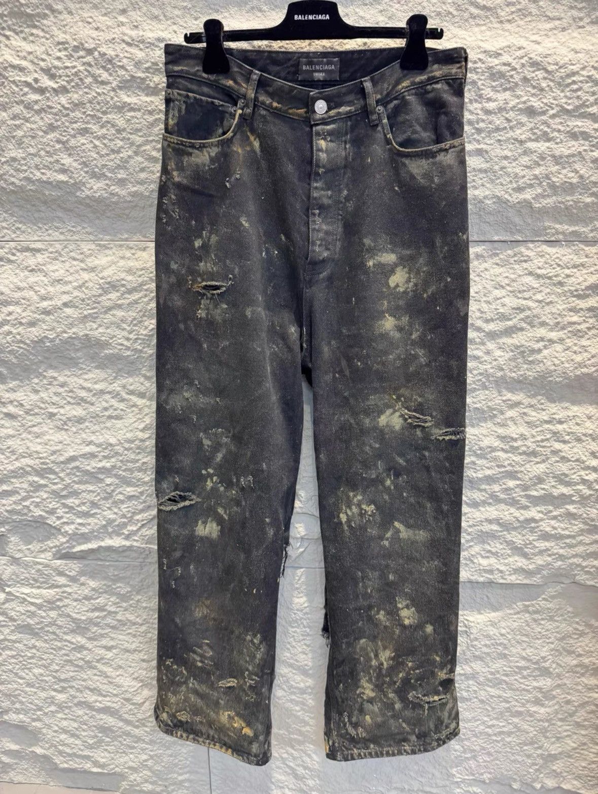 Balenciaga Balenciaga Runway Distressed Worn-In Jeans Size US 32 / EU 48 - 1 Thumbnail