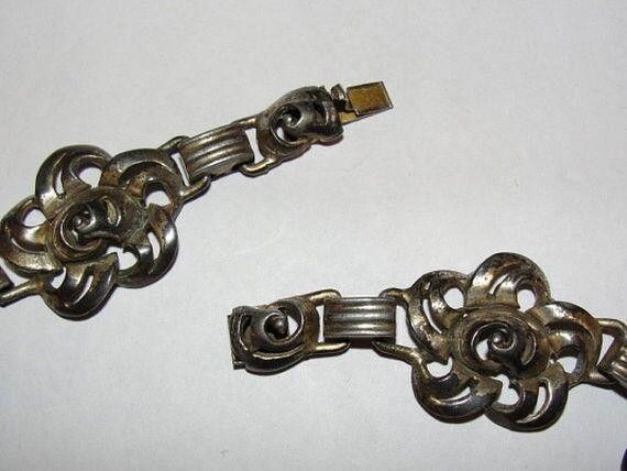 Designer Victorian Pot Metal Floral Necklace and Bracelet Set Size ONE SIZE - 3 Thumbnail