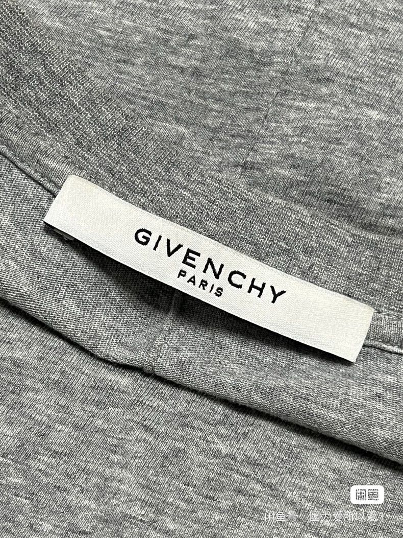 Givenchy Givenchy Men's dog head short-sleeve T-shirt, size L, shou Size US L / EU 52-54 / 3 - 4 Thumbnail