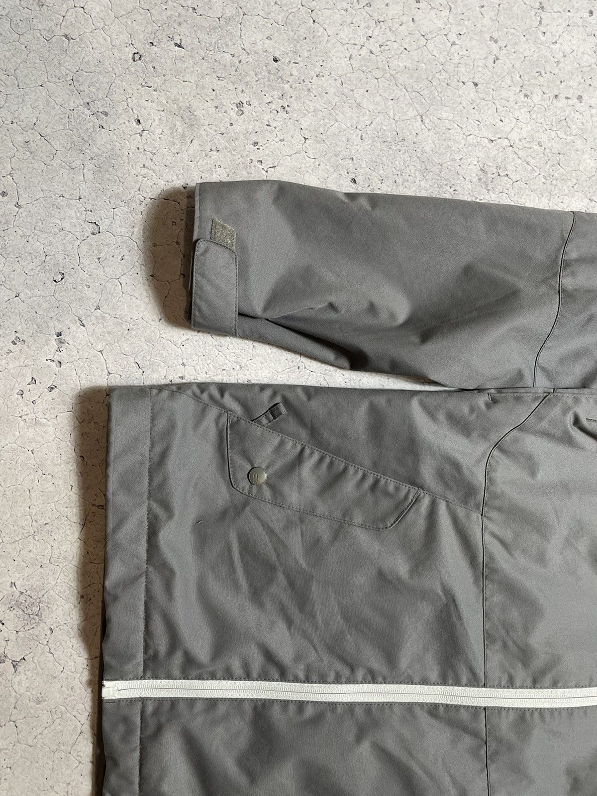 Oakley Vintage Oakley Y2K Gorpcore Ski Jacket Size US S / EU 44-46 / 1 - 3 Thumbnail