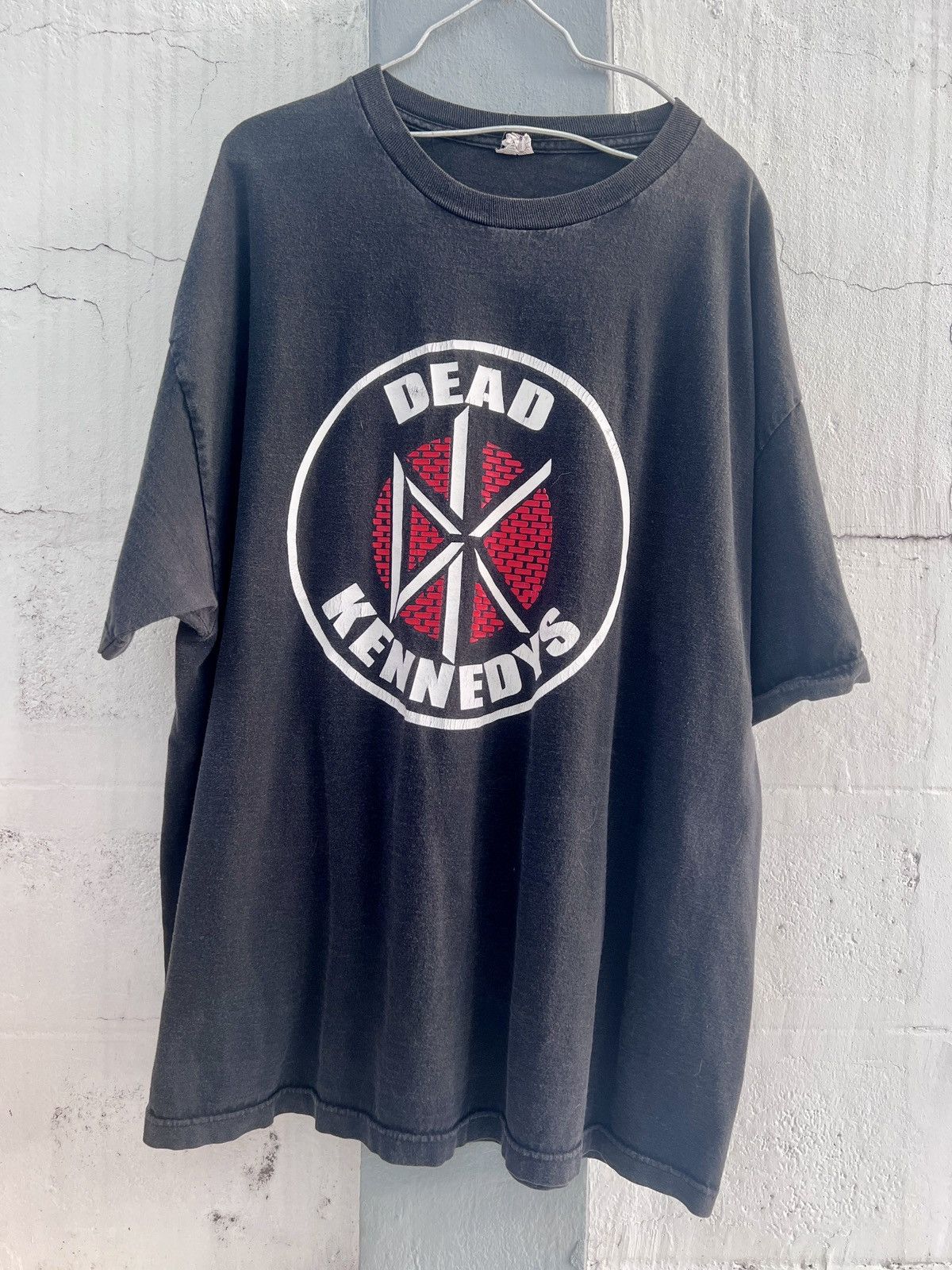 Band Tees Vintage Y2K Dead Kennedys 2XL Thrashed Faded Hardcore punk Size US XXL / EU 58 / 5 - 2 Thumbnail