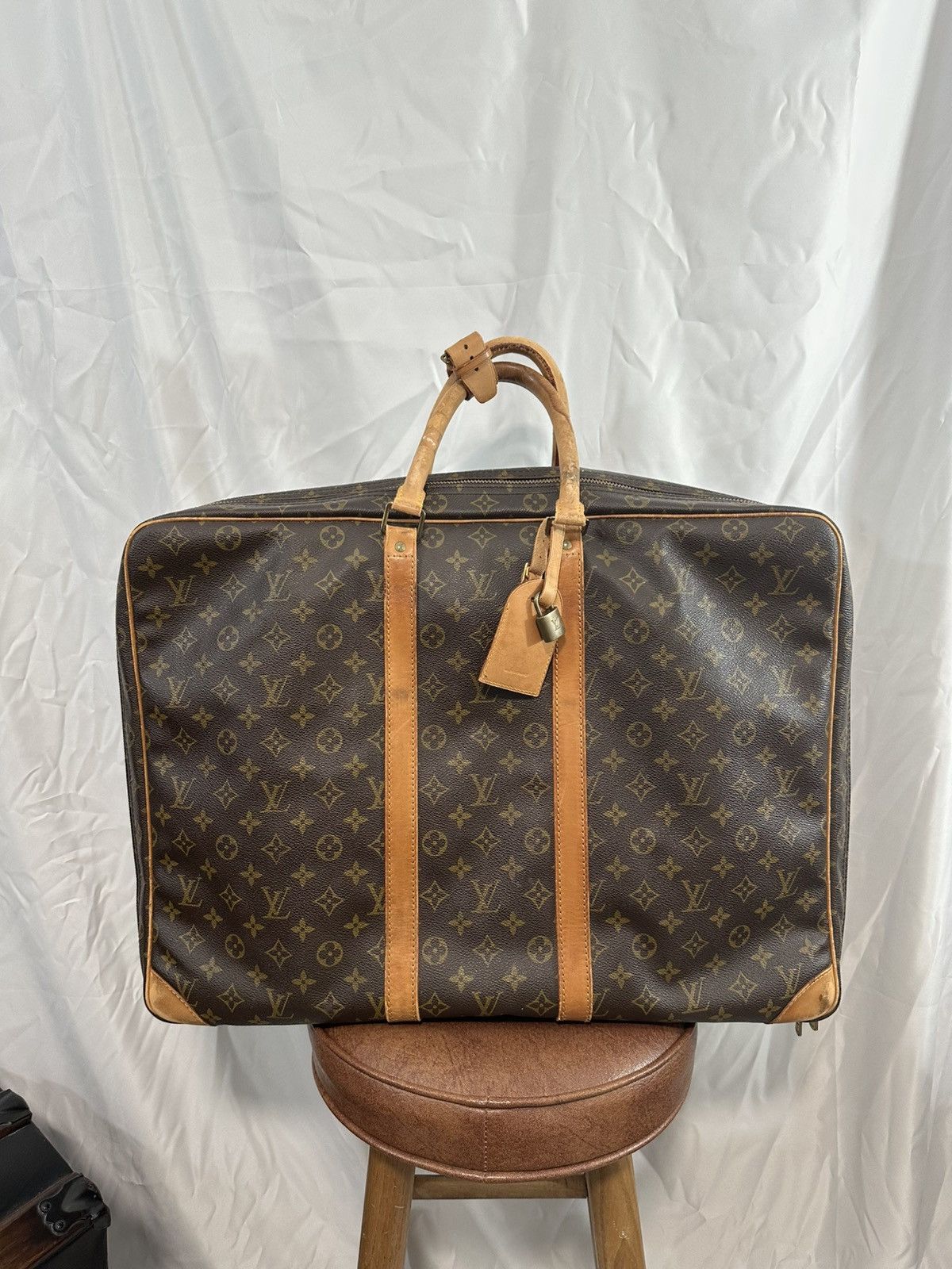 Louis Vuitton Louis Vuitton Luggage Size ONE SIZE - 1 Thumbnail