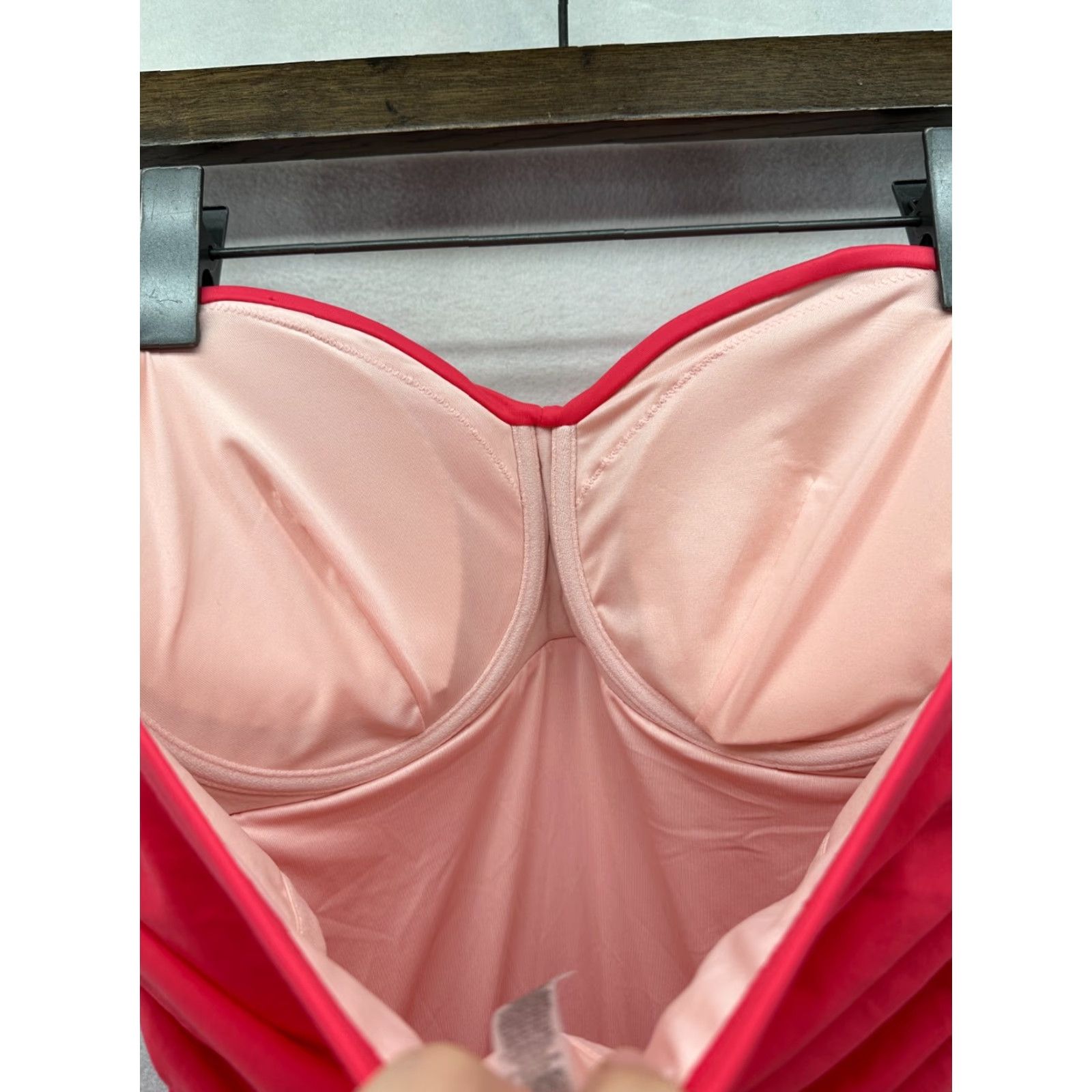 Victoria's Secret Victoria's Secret Bandeau One-Piece Swimsuit Pink Women's 8D Padded Beach Size ONE SIZE - 5 Thumbnail