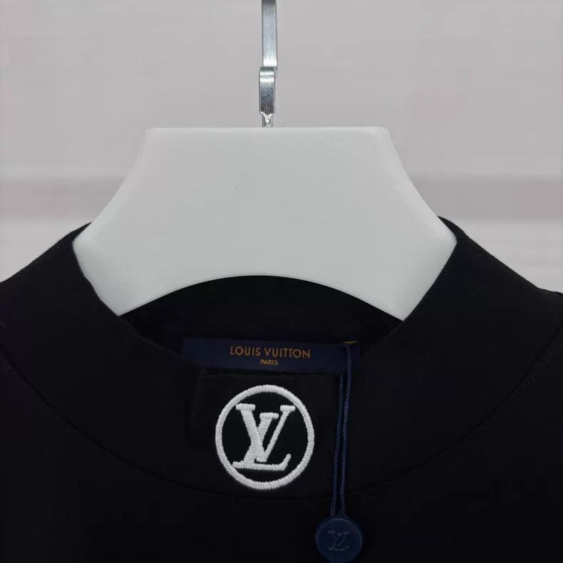 Louis Vuitton Louis Vuitton Neckline monogram embroidered short sleeve Size US S / EU 44-46 / 1 - 3 Thumbnail