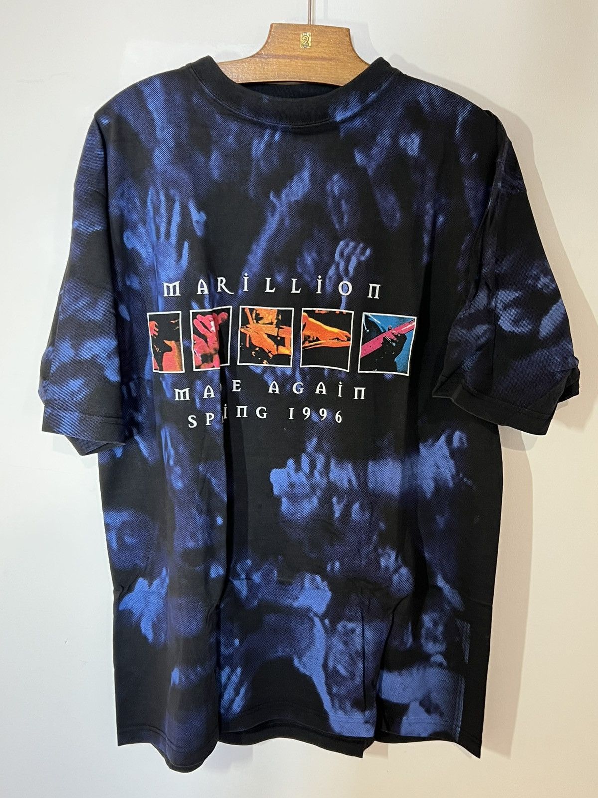 Band Tees Tour shirt 1996 Chemise Marillion rare Size US XL / EU 56 / 4 - 1 Thumbnail